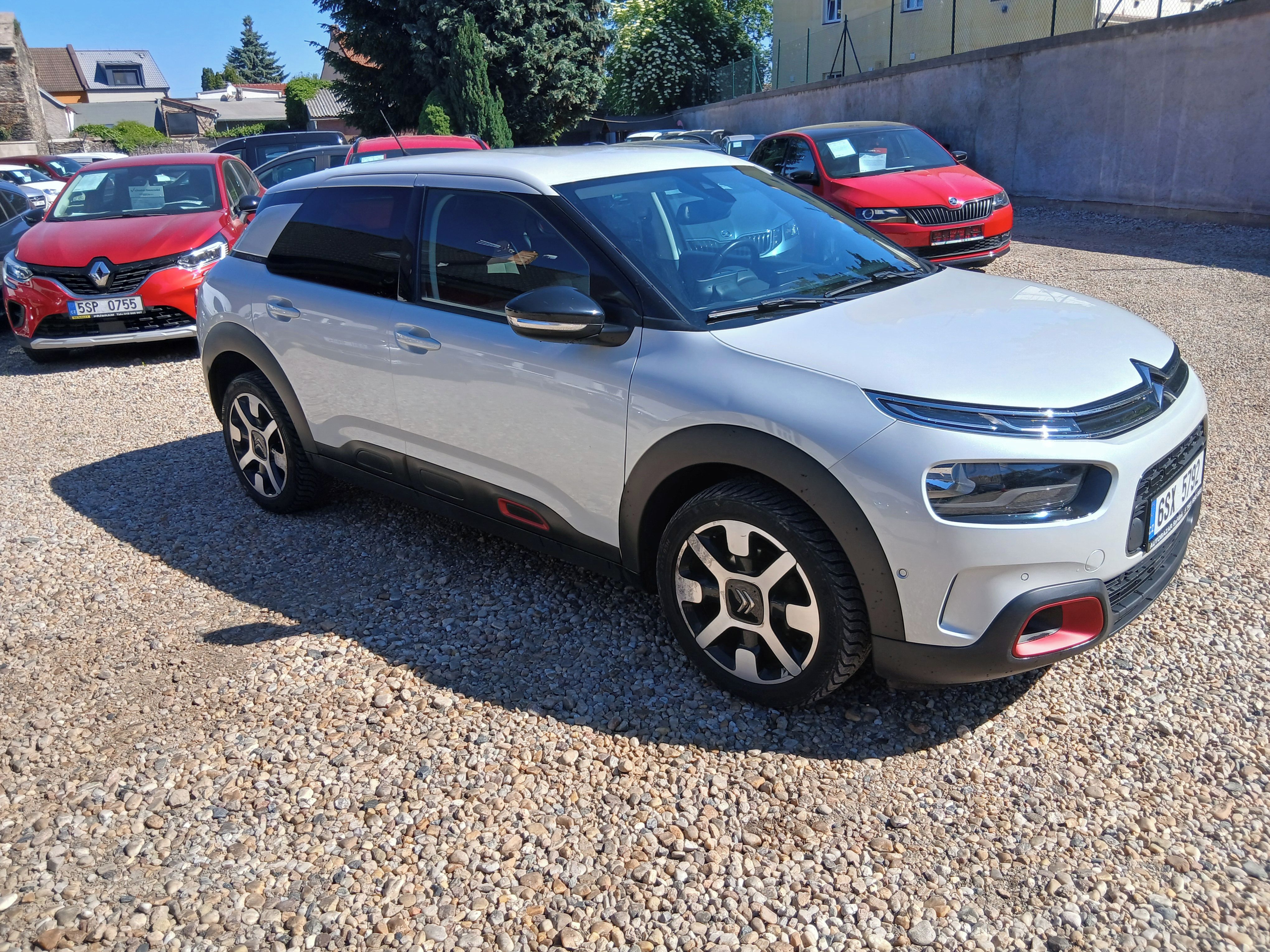 Citroën C4 Cactus, 1.2i 81KW Automat, S.Kniha - fotka 3
