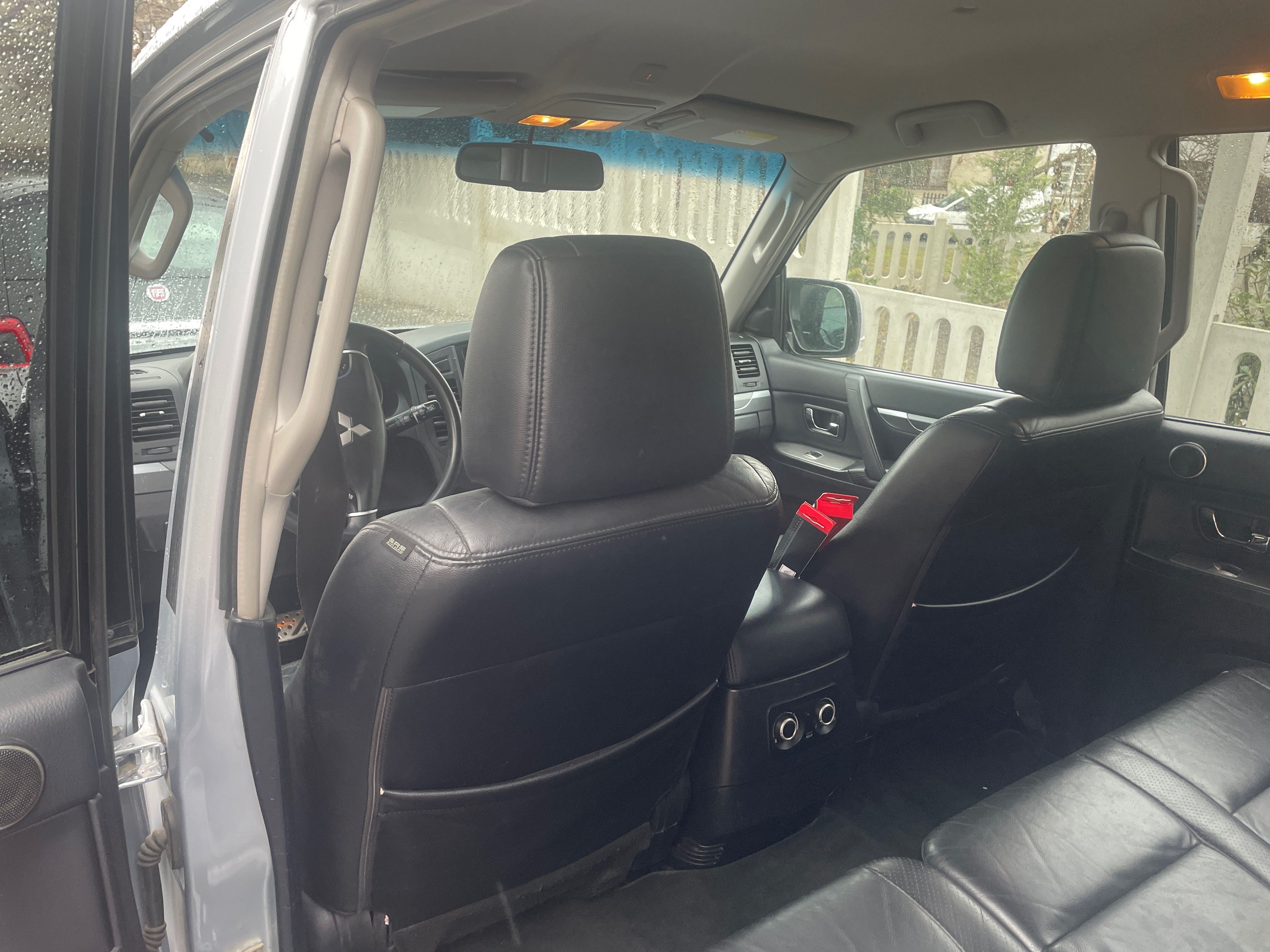 Mitsubishi Pajero, Mitsubishi Pajero 3.2 D 7 Míst - fotka 6