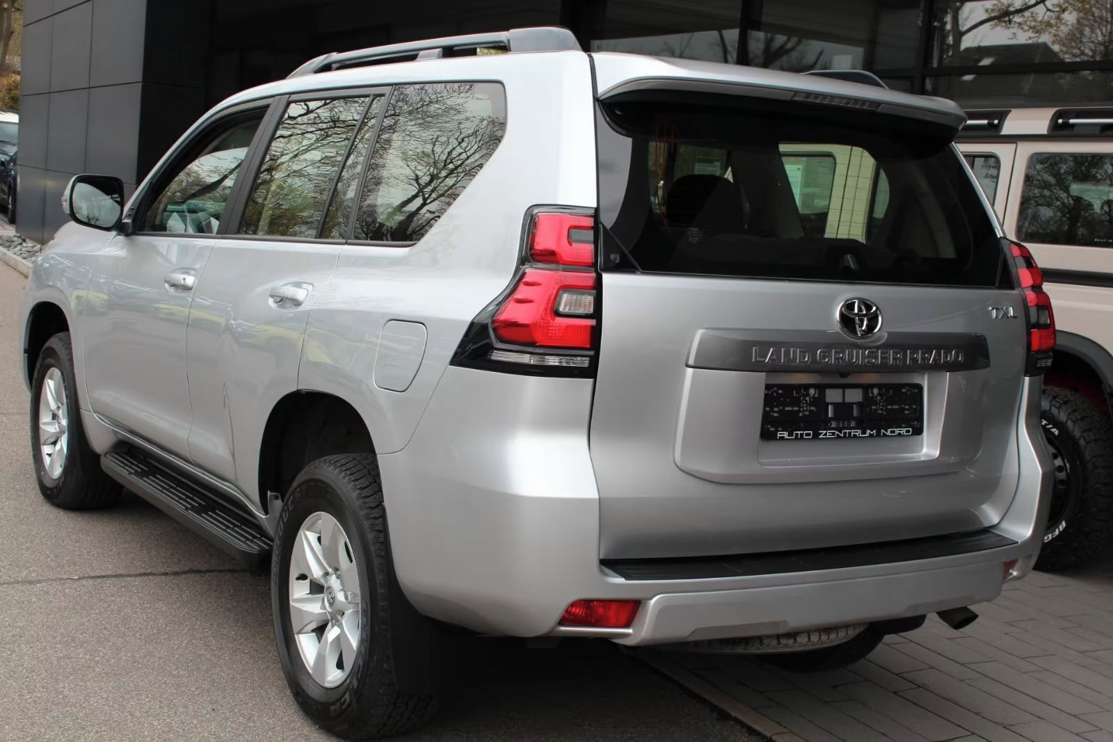 Toyota Land Cruiser, LAND CRUISER 2.8 D-4D Comfort - fotka 4