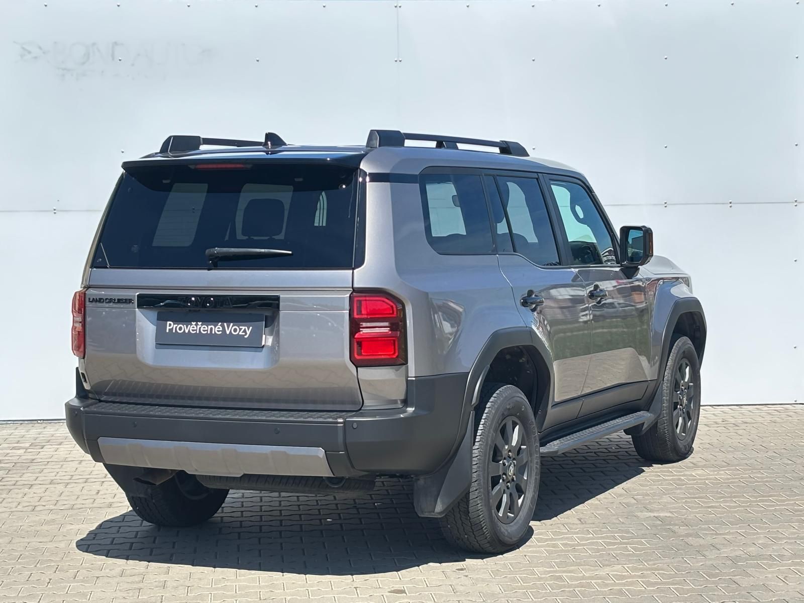 Toyota Land Cruiser, 2.8 D-4D 6AT Invincible - fotka 2