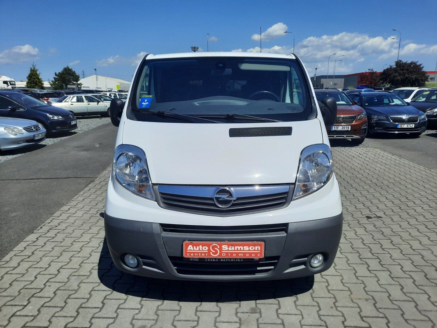 Opel Vivaro, 2.0 CDTi 84kW 9 MÍST*KLIMA* - fotka 4
