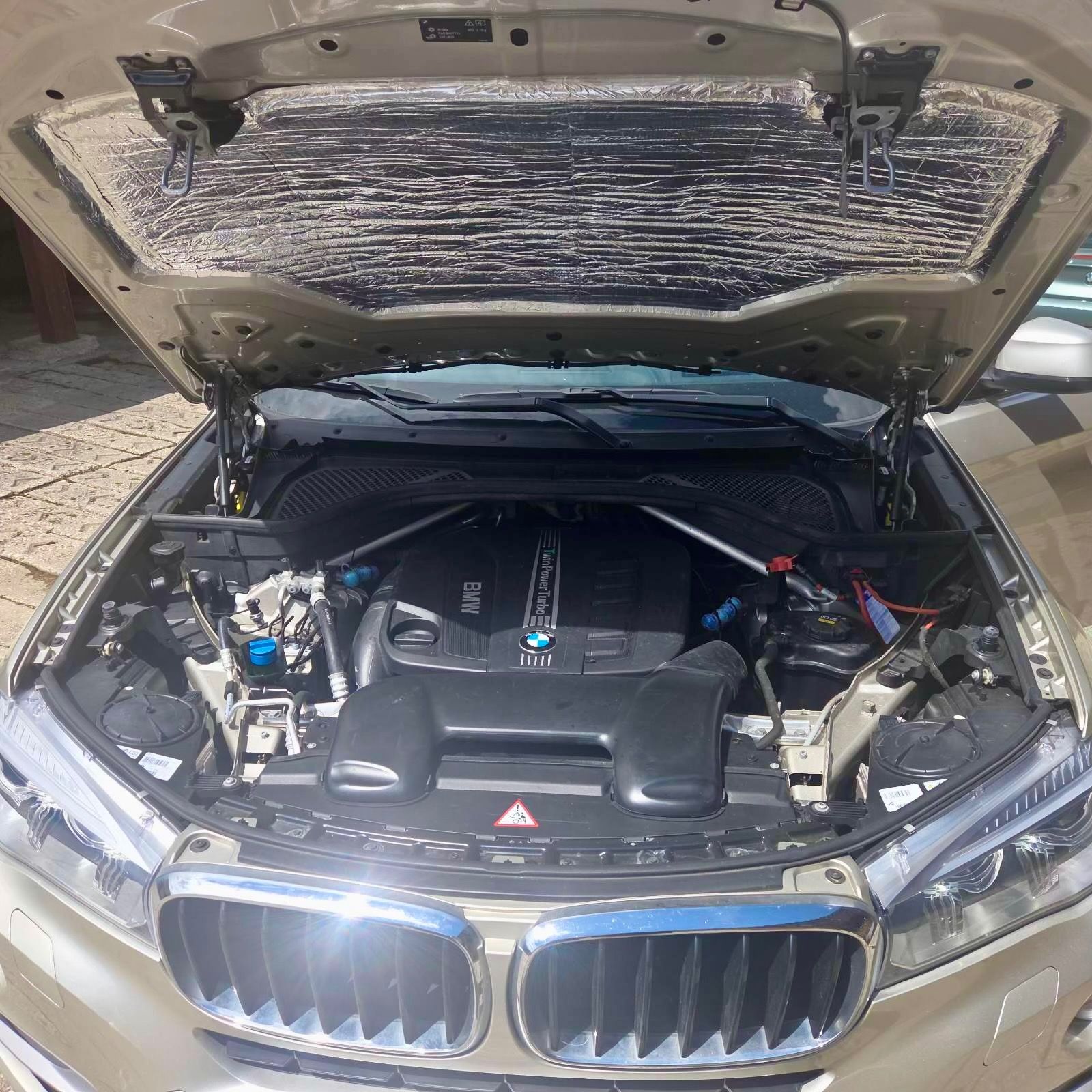 BMW X6, 3.0,PRAVIDELNÝ SERVIS,44000KM - fotka 6