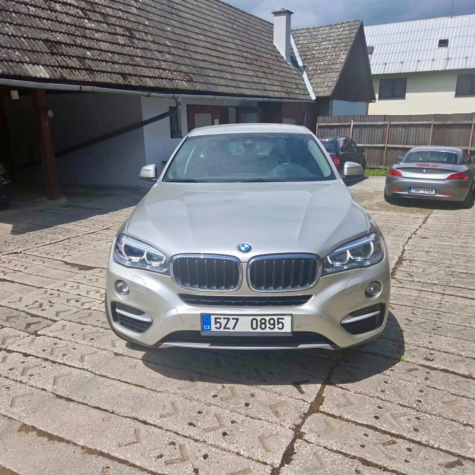 BMW X6, 3.0,PRAVIDELNÝ SERVIS,44000KM - fotka 4