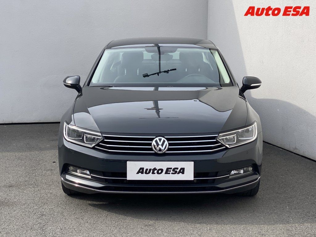 Volkswagen Passat, 2.0 TDi,ČR,autoAC - fotka 2