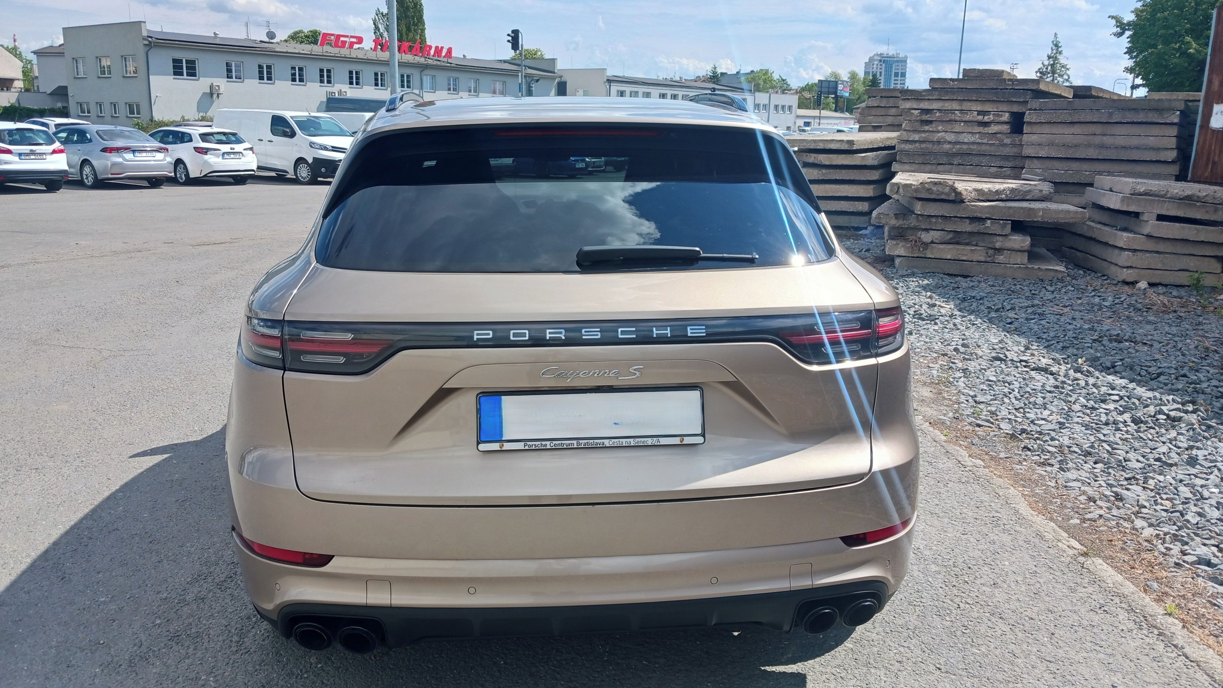Porsche Cayenne, Porsche Cayenne S  3,0L benzin - fotka 4