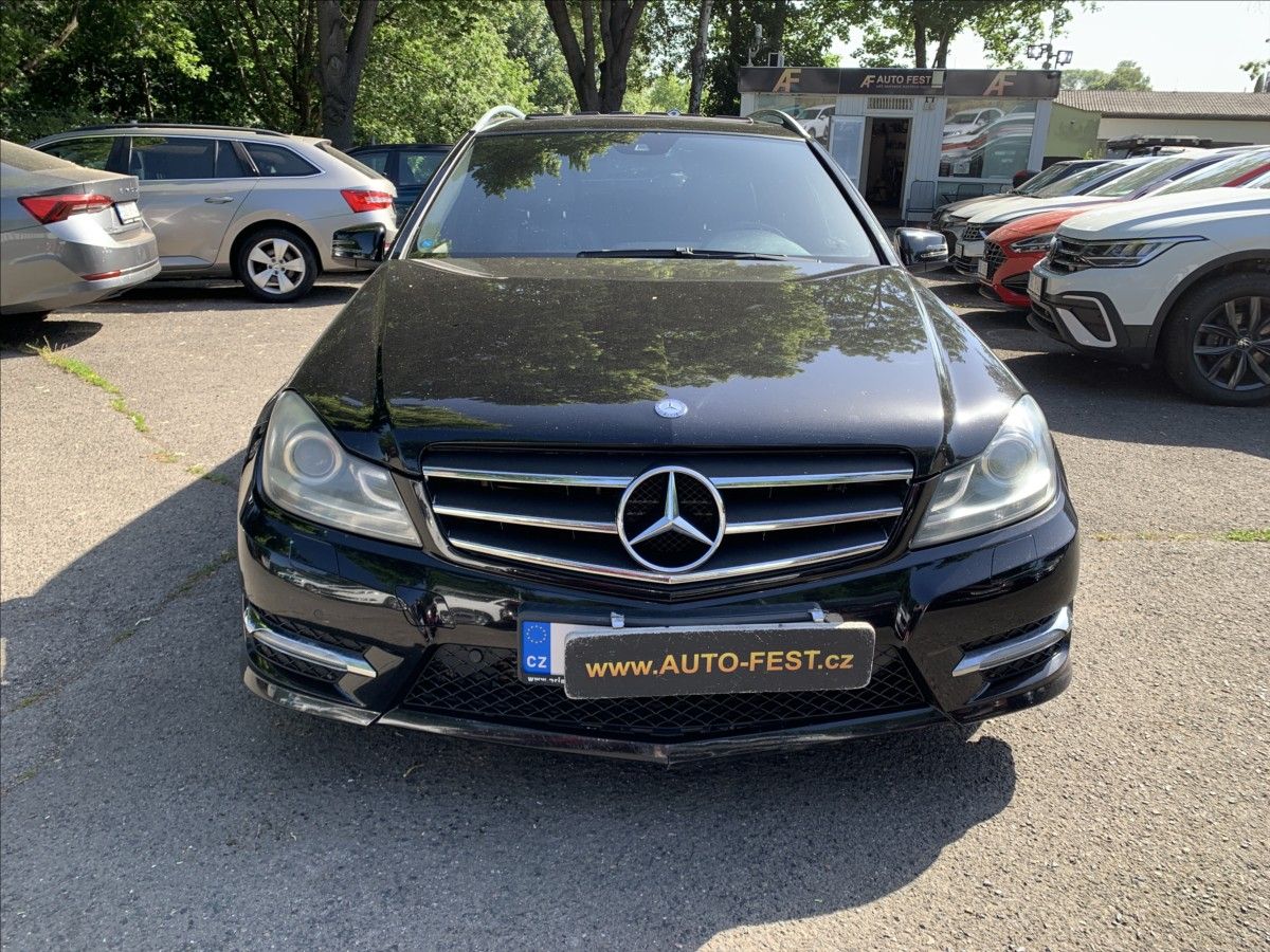 Mercedes-Benz Třídy C, 2,2 CDI 4MATIC - fotka 2