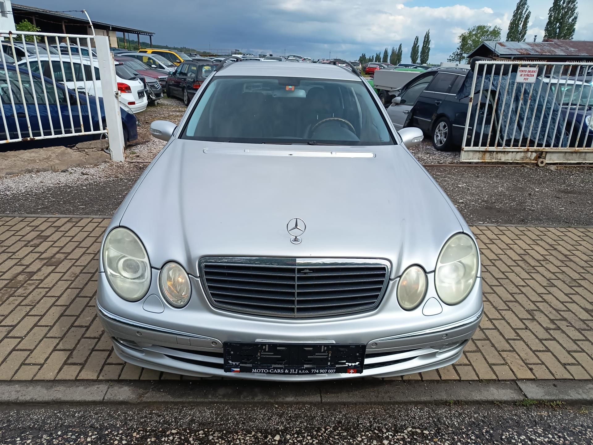 Mercedes-Benz Třídy E, 3.2 165kw - fotka 4