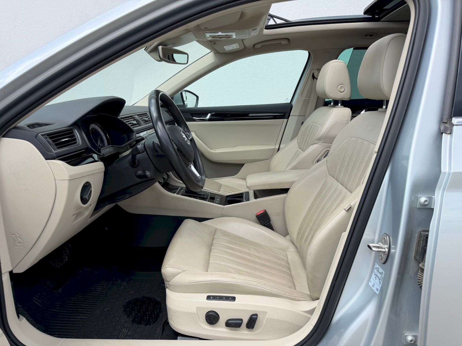 Škoda Superb, Combi 2.0 TDI 140kW 4x4 L&K - fotka 5