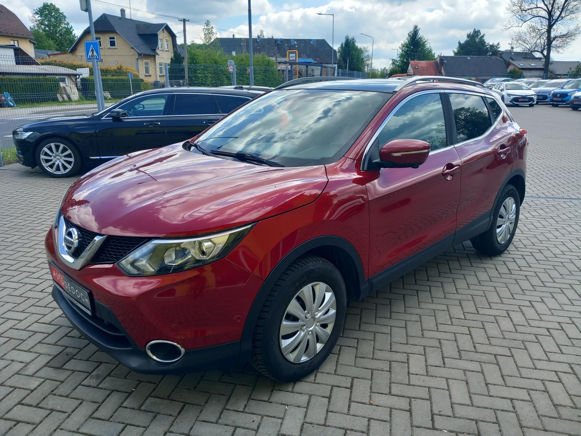 Nissan Qashqai, MAX.VÝBAVA ! PO VELKÉM SERVISE - fotka 3