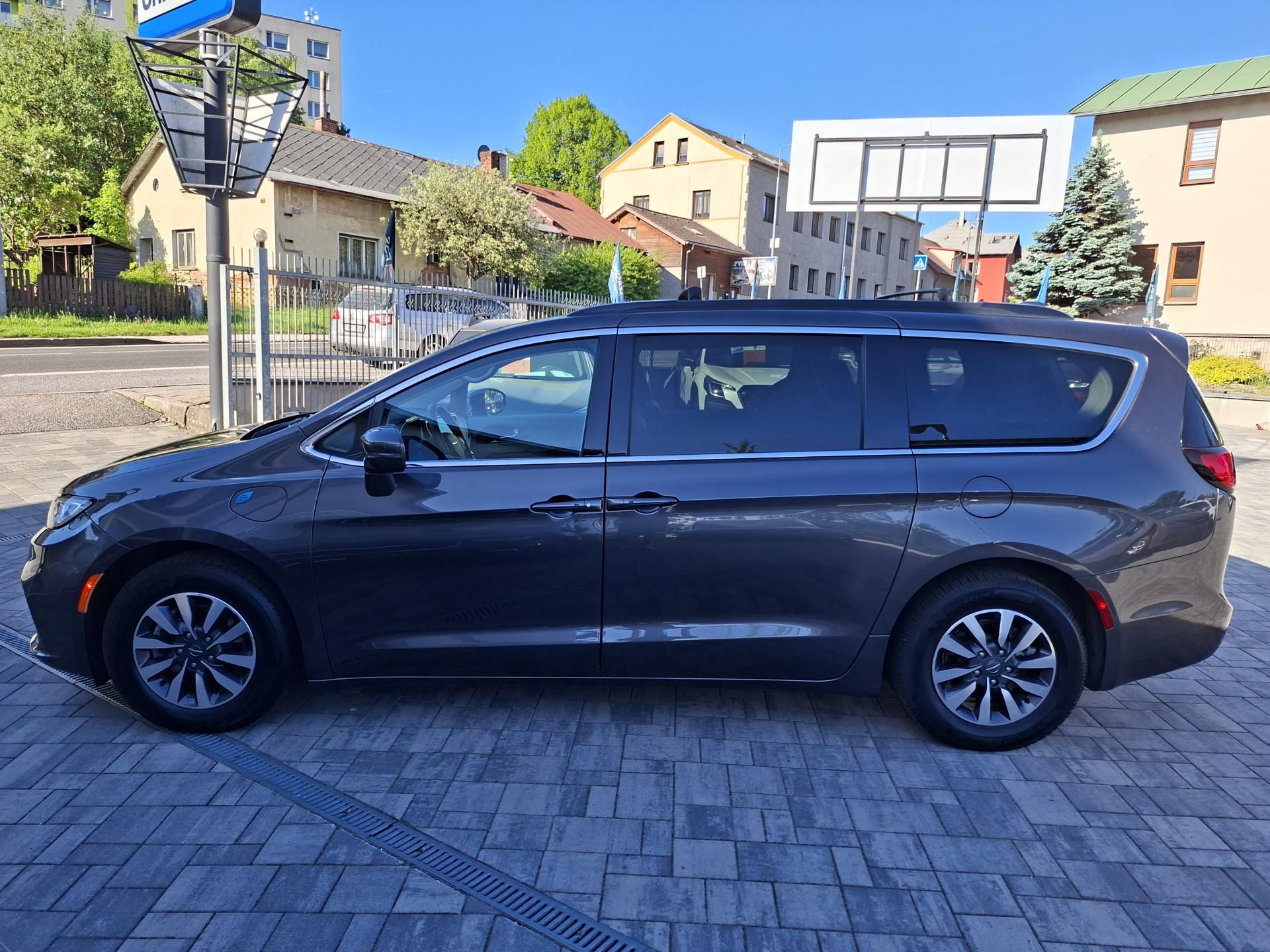 Chrysler Pacifica, 3,6L V6 HYBRID, kůže, servis - fotka 4