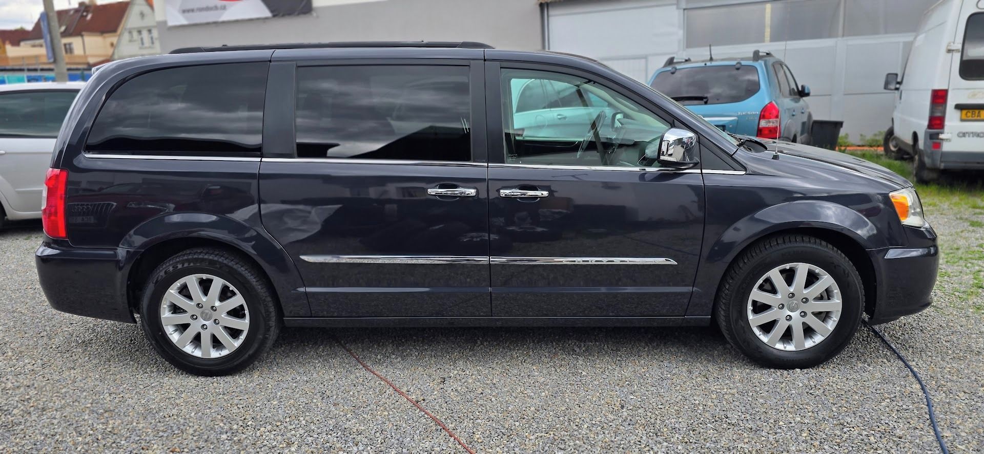 Chrysler Town & Country, 3,6 Pentastar - fotka 4