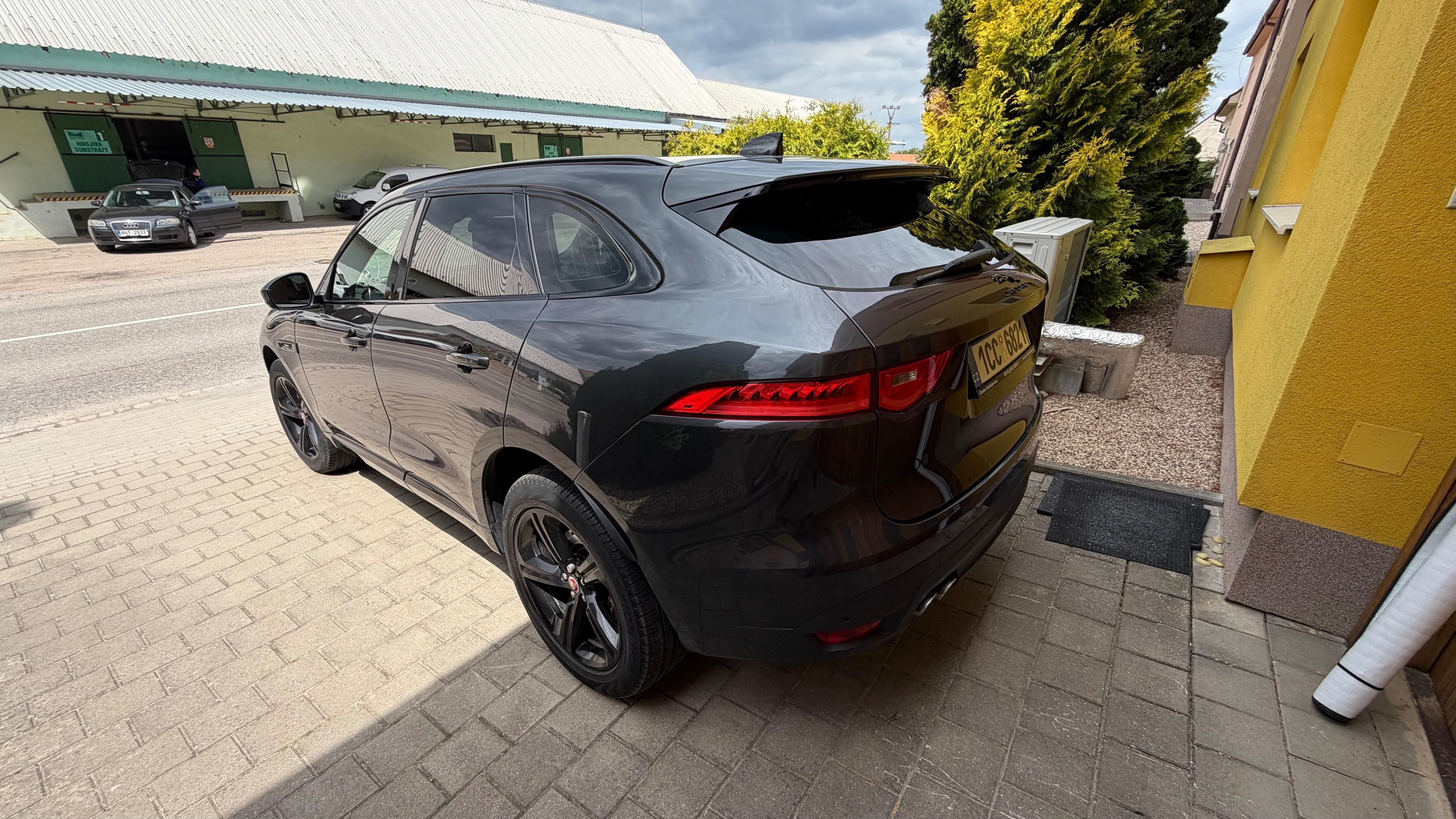 Jaguar F-Pace, Jaguar F-Pace top stav - fotka 4