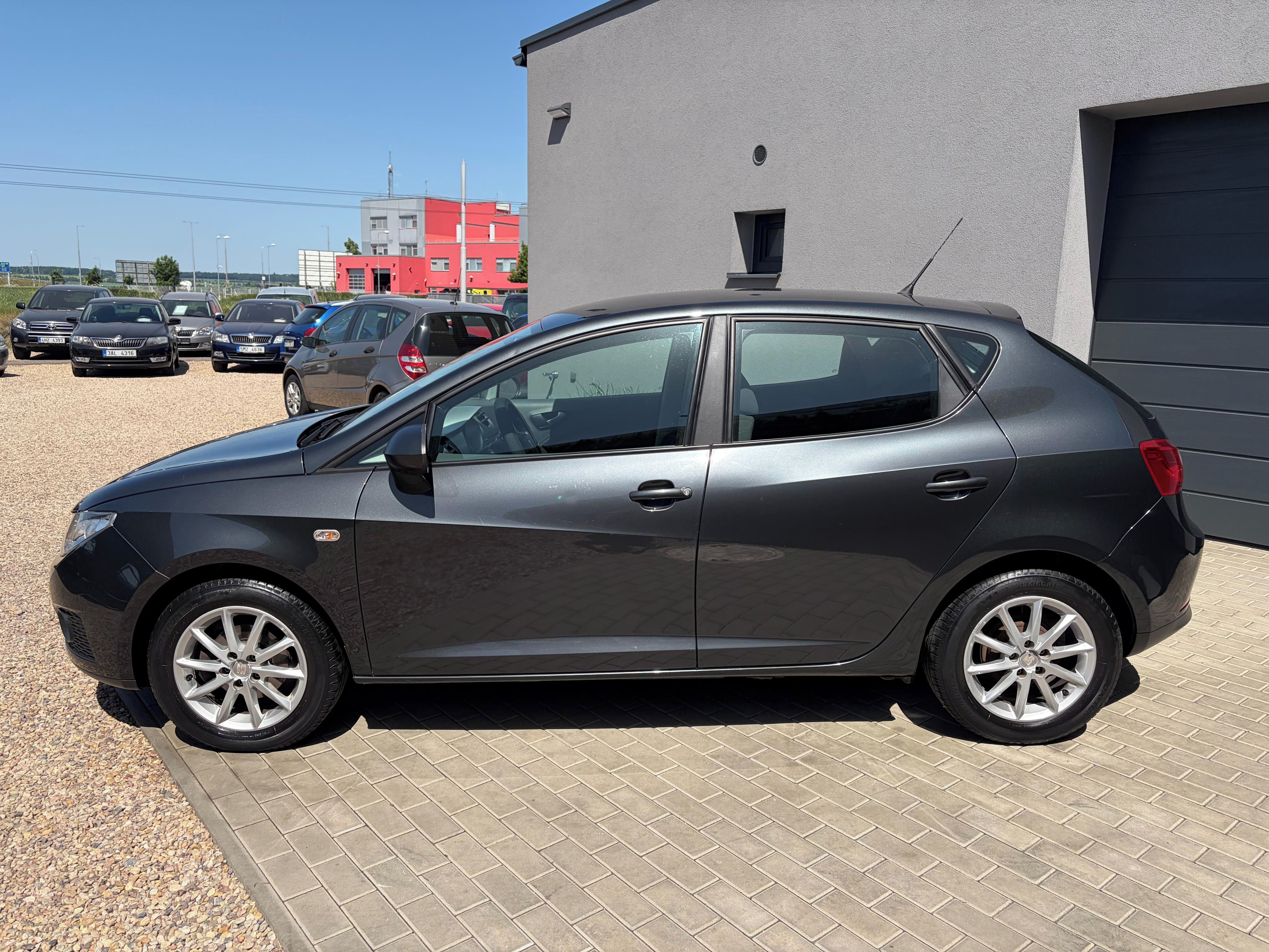 Seat Ibiza, 1.4i 16V 63KW STYLE, Po 1. Maj - fotka 6