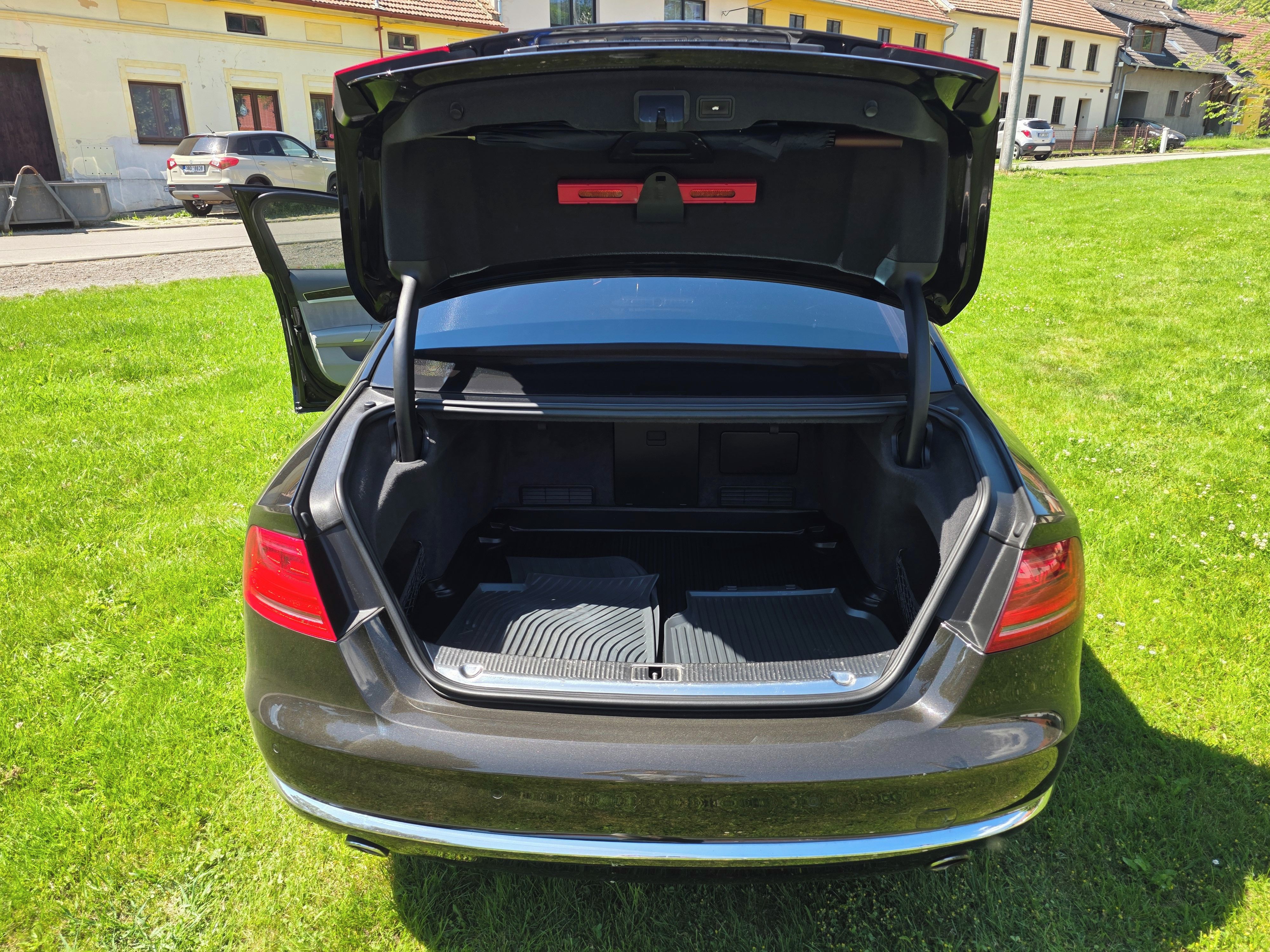 Audi A8, Audi A8 4.2 TDI quattro V8 DPH - fotka 5