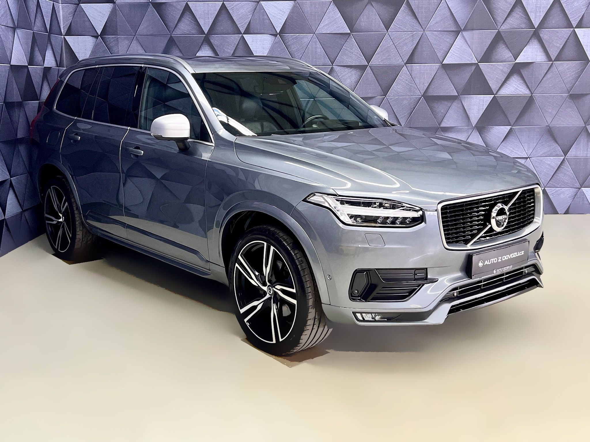 Volvo XC90, B5 AWD EXCELLENCE R-DESIGN - fotka 4