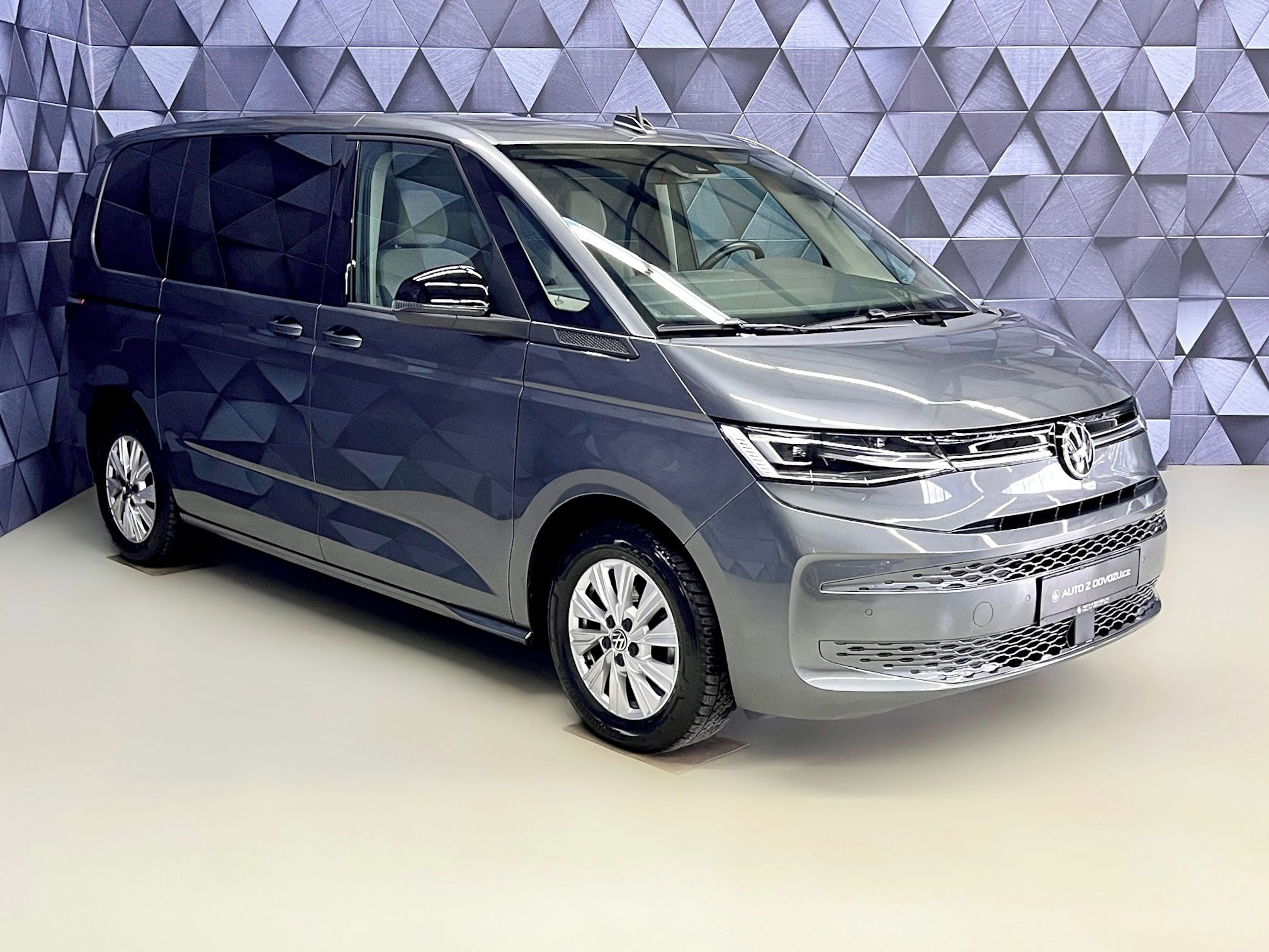 Volkswagen Multivan, 2.0TDI DSG LIFE, PANO, IQ.LED - fotka 4