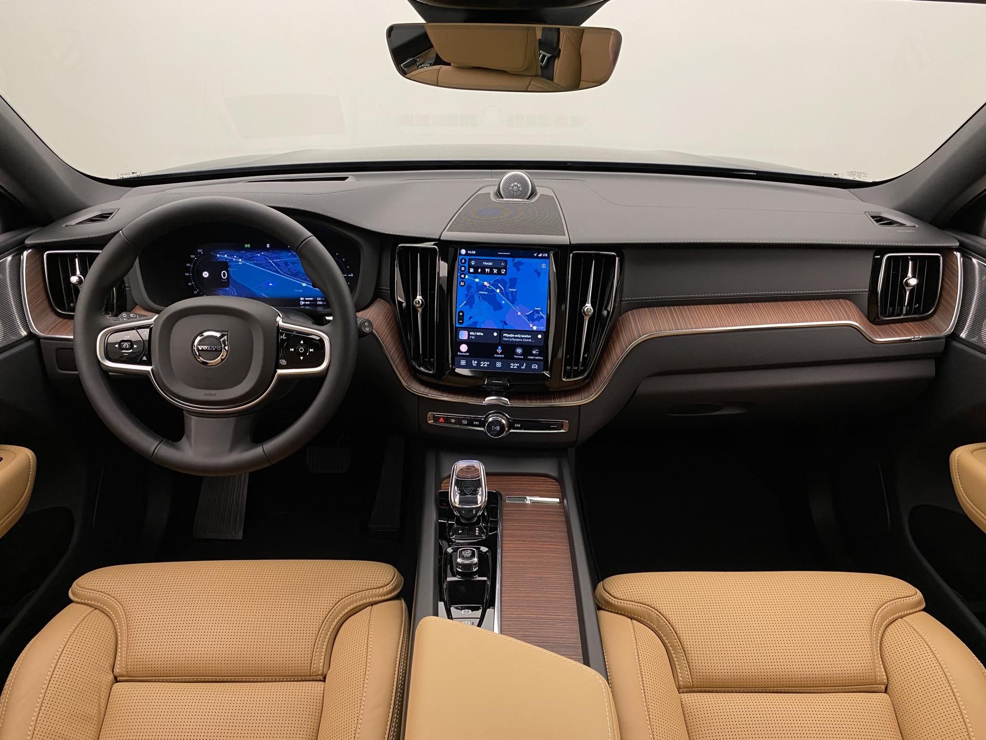 Volvo XC60, T8 AWD RECHARGE BRIGHT ULTRA - fotka 2