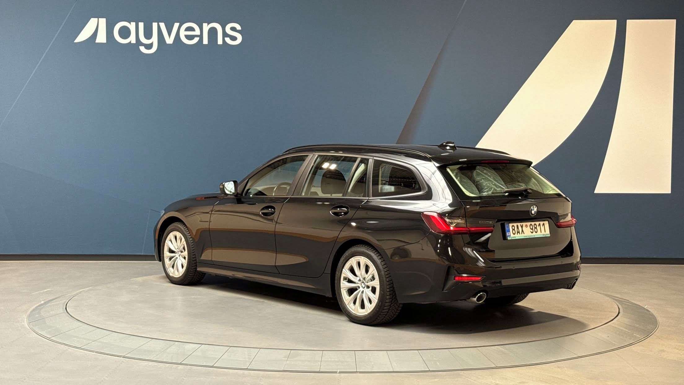 BMW Řada 3, 2.0 318d Touring - fotka 3