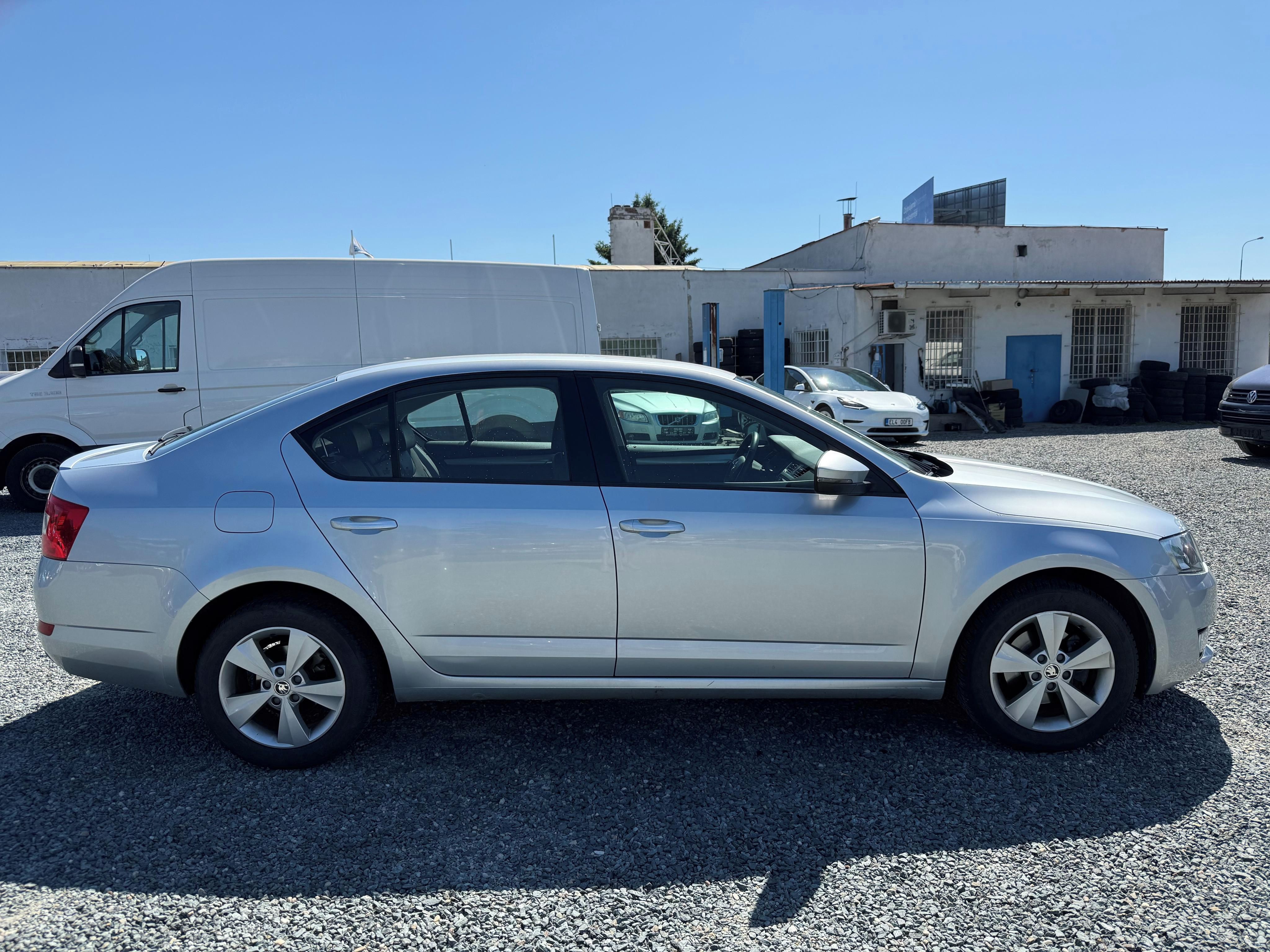 Škoda Octavia, 1.4 TSi 103Kw 122Tis.km - fotka 2
