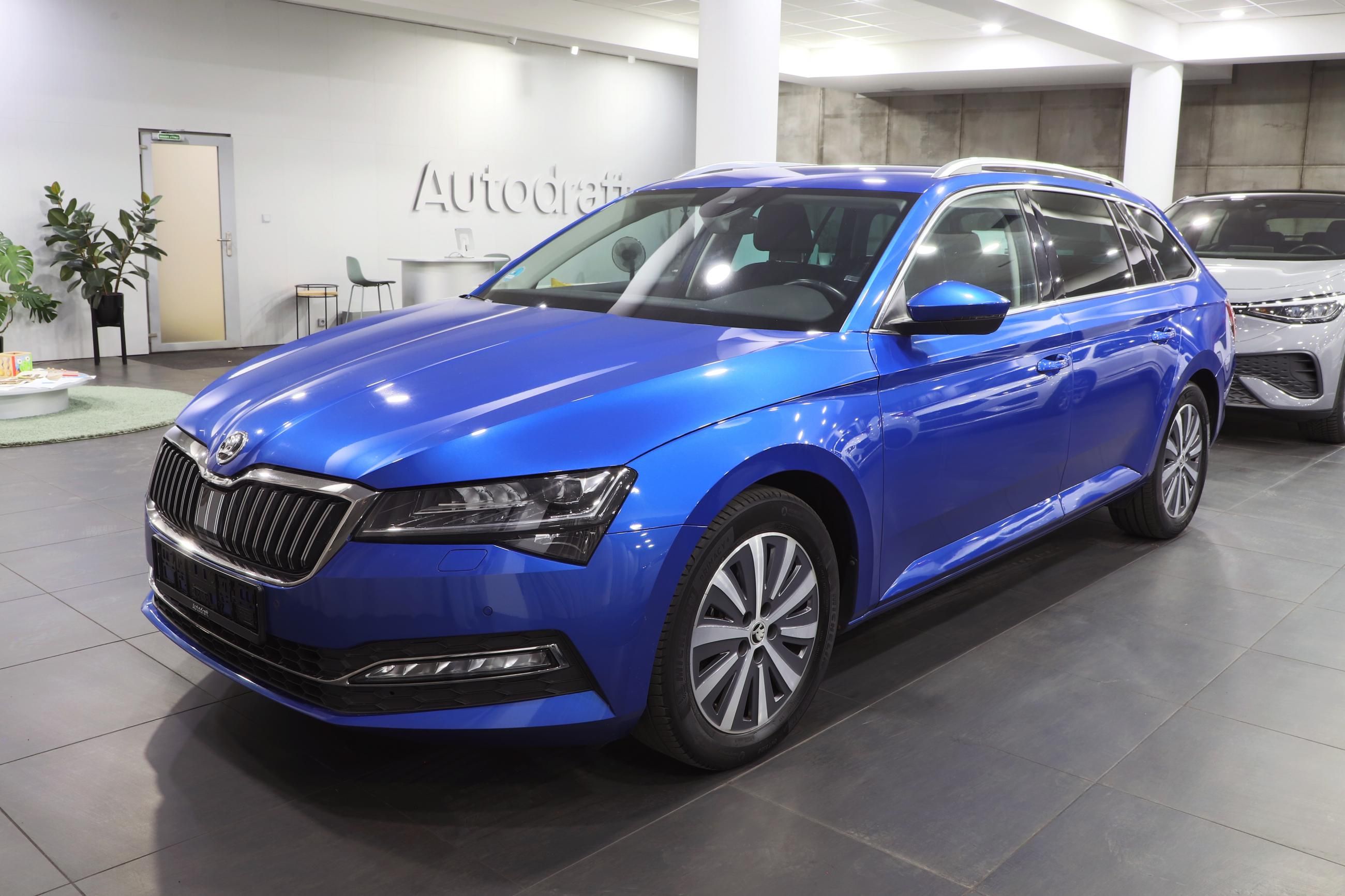 Škoda Superb, Style 2.0 TDI 110kW DSG / ALU - fotka 2