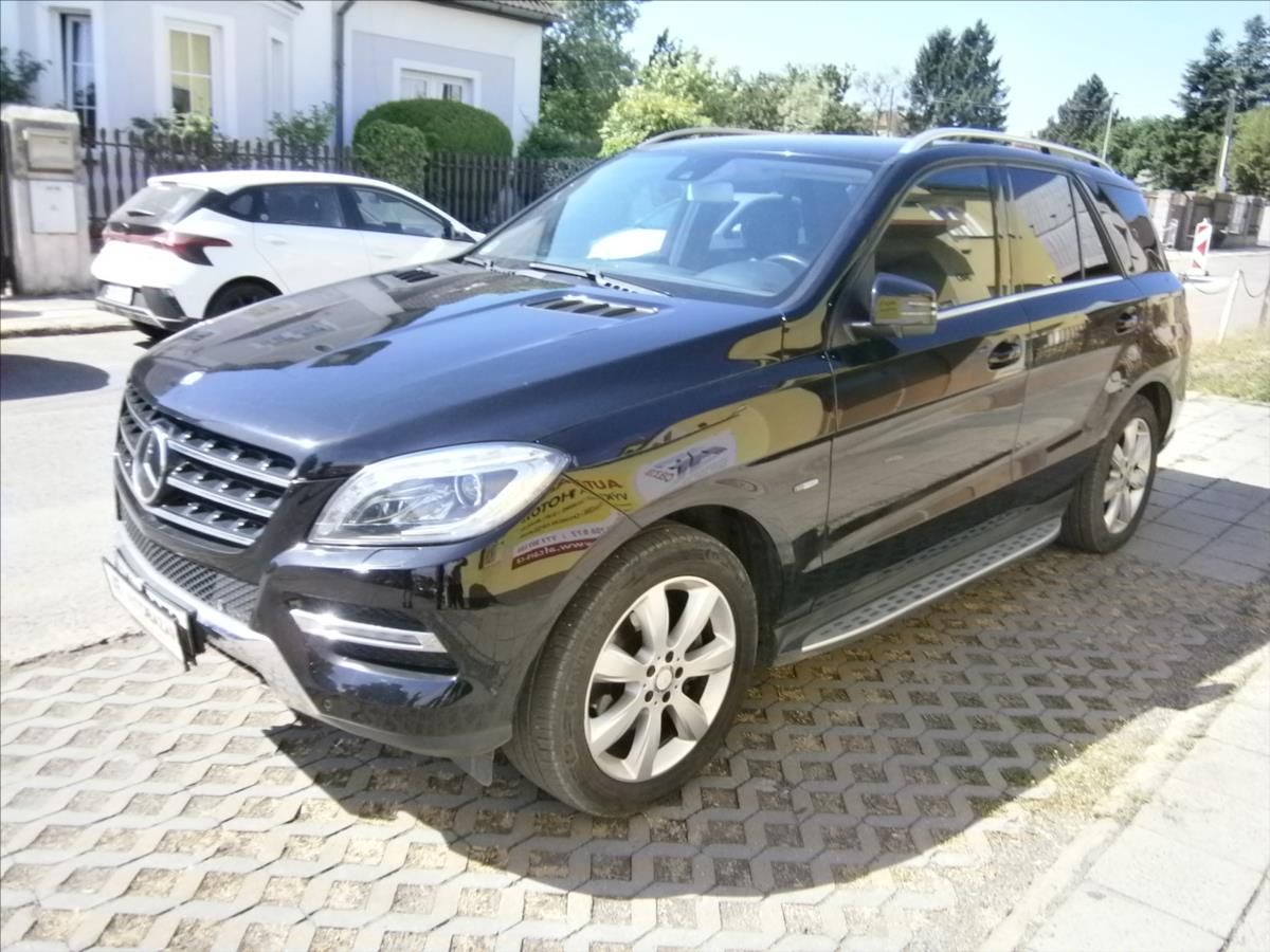 Mercedes-Benz Třídy M, 3,0 CDI 4 MATIC - fotka 3