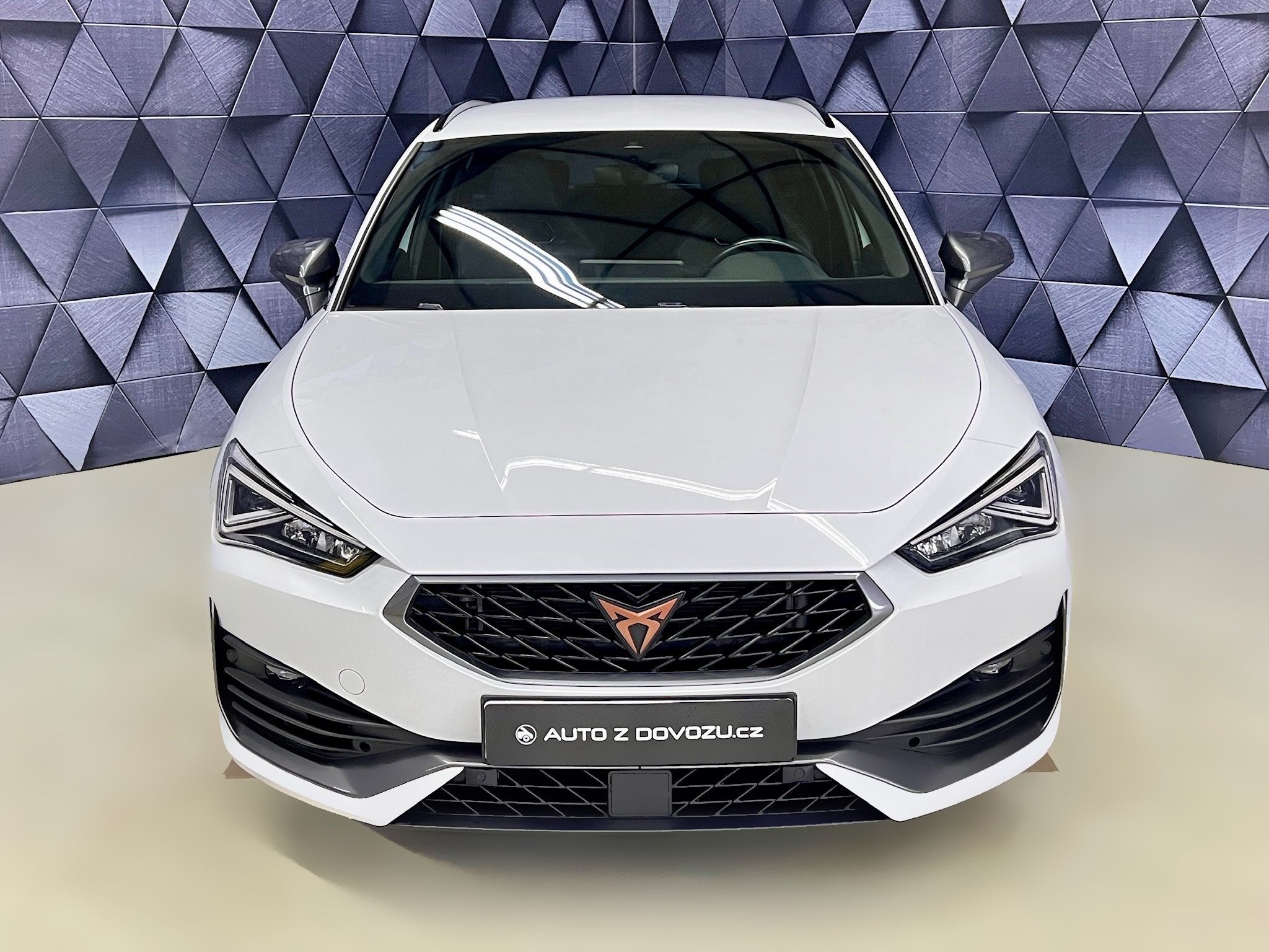 Cupra Leon, 2.0TSI 228KW DSG 4WD, LED, ACC - fotka 3