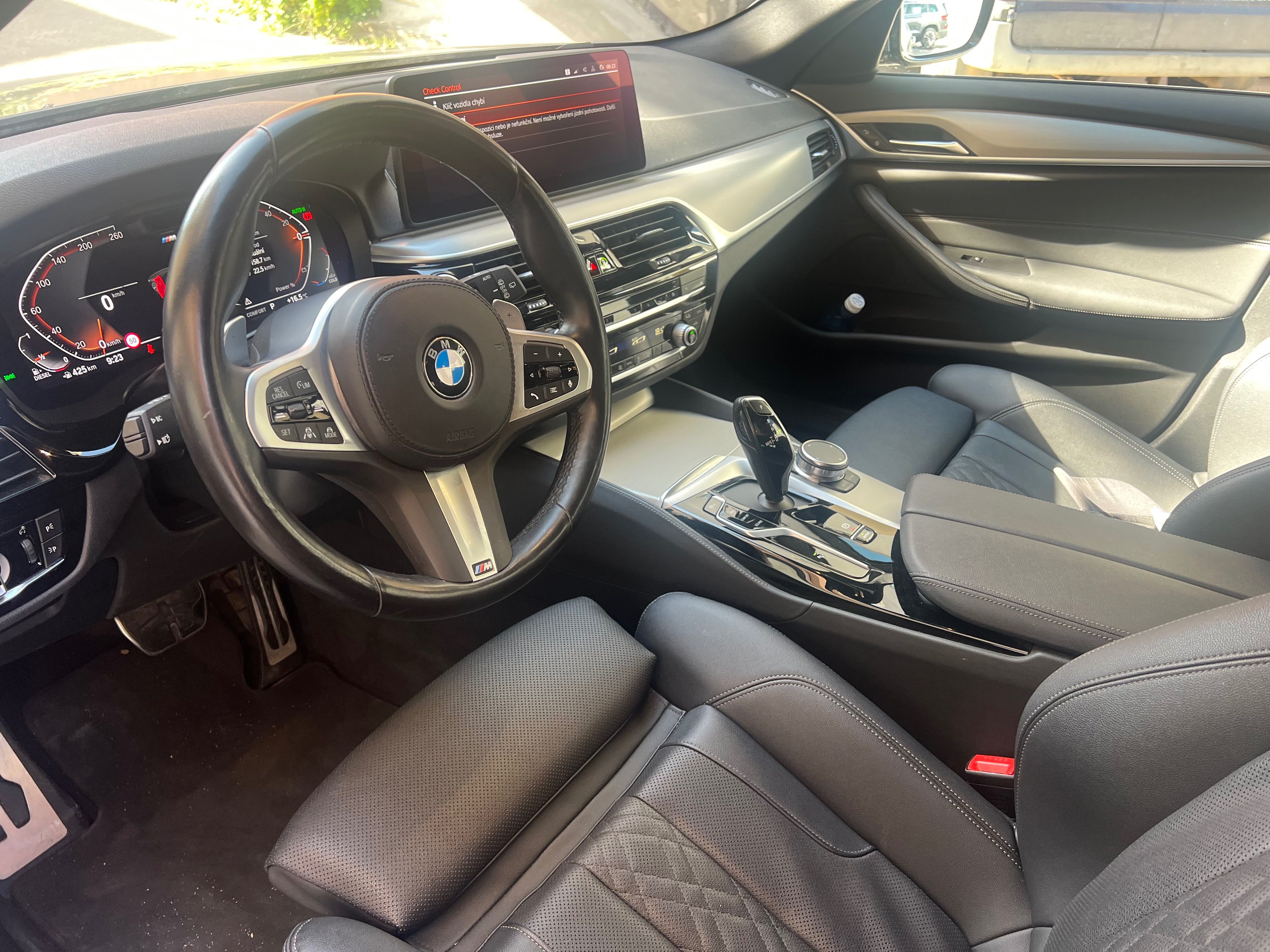 BMW Řada 5, 530d-xdrive - fotka 6