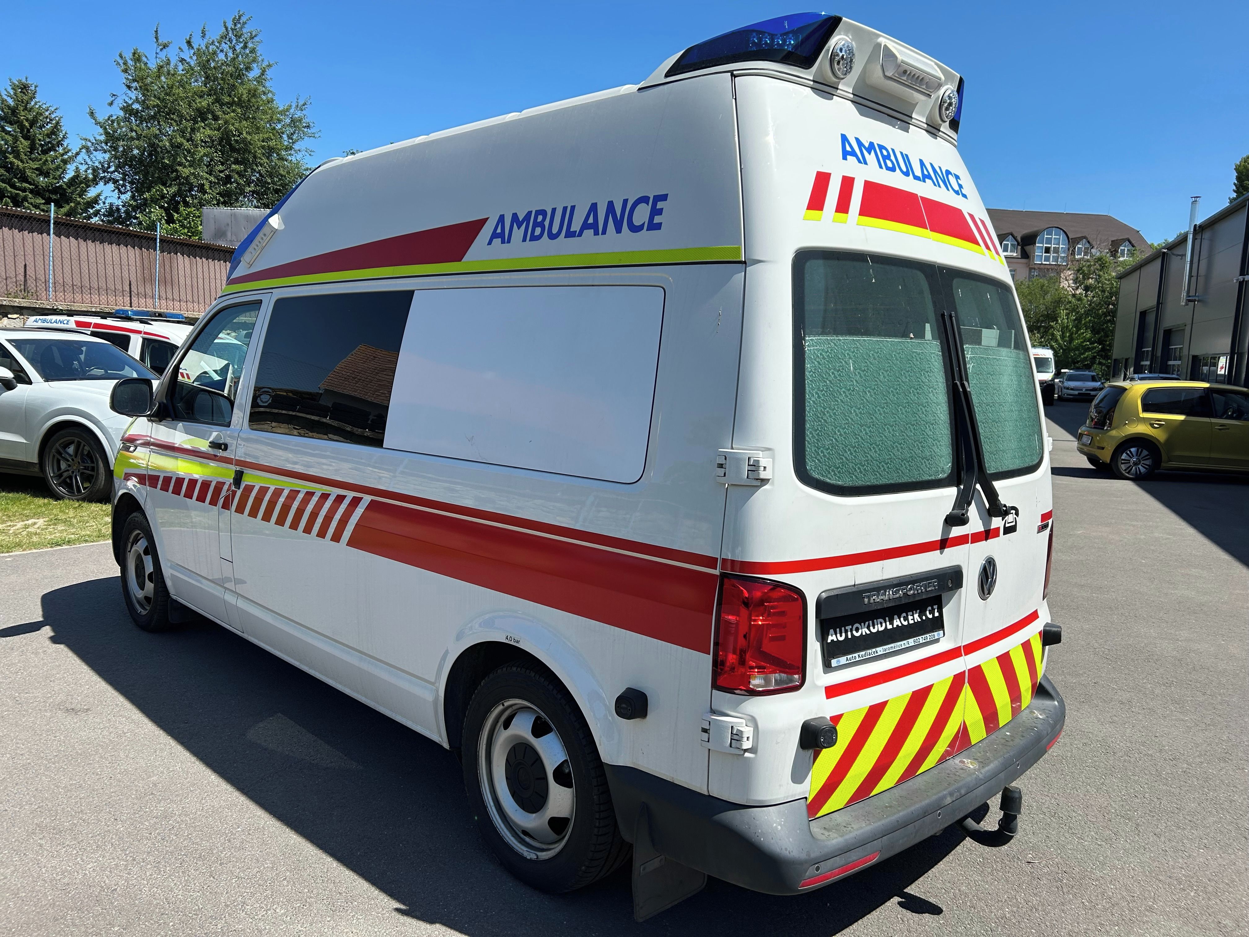 Volkswagen Transporter, T6.1 - 2.0 TDI Sanitní vůz 4x4 - fotka 4