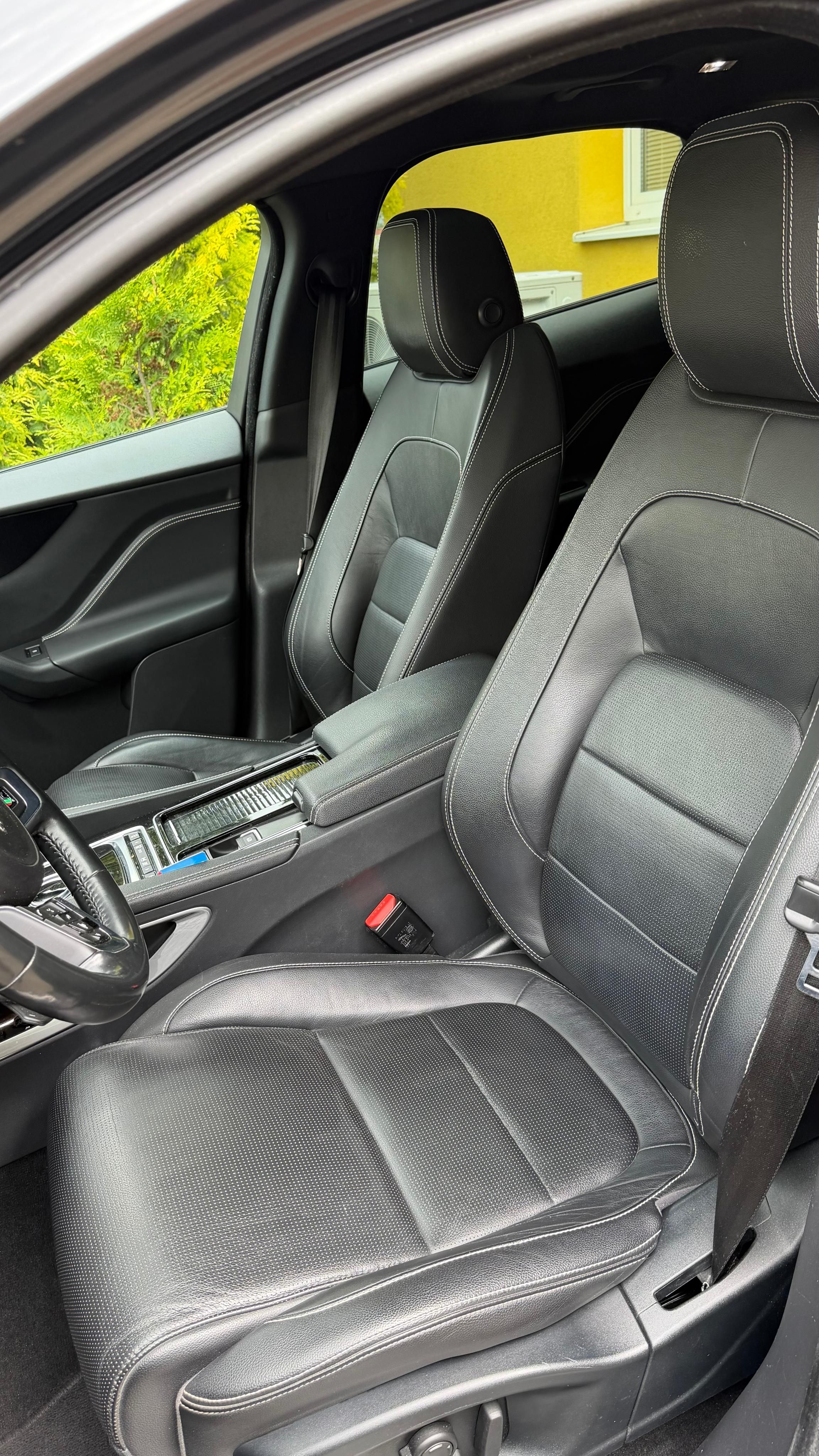 Jaguar F-Pace, Jaguar F-Pace top stav - fotka 6