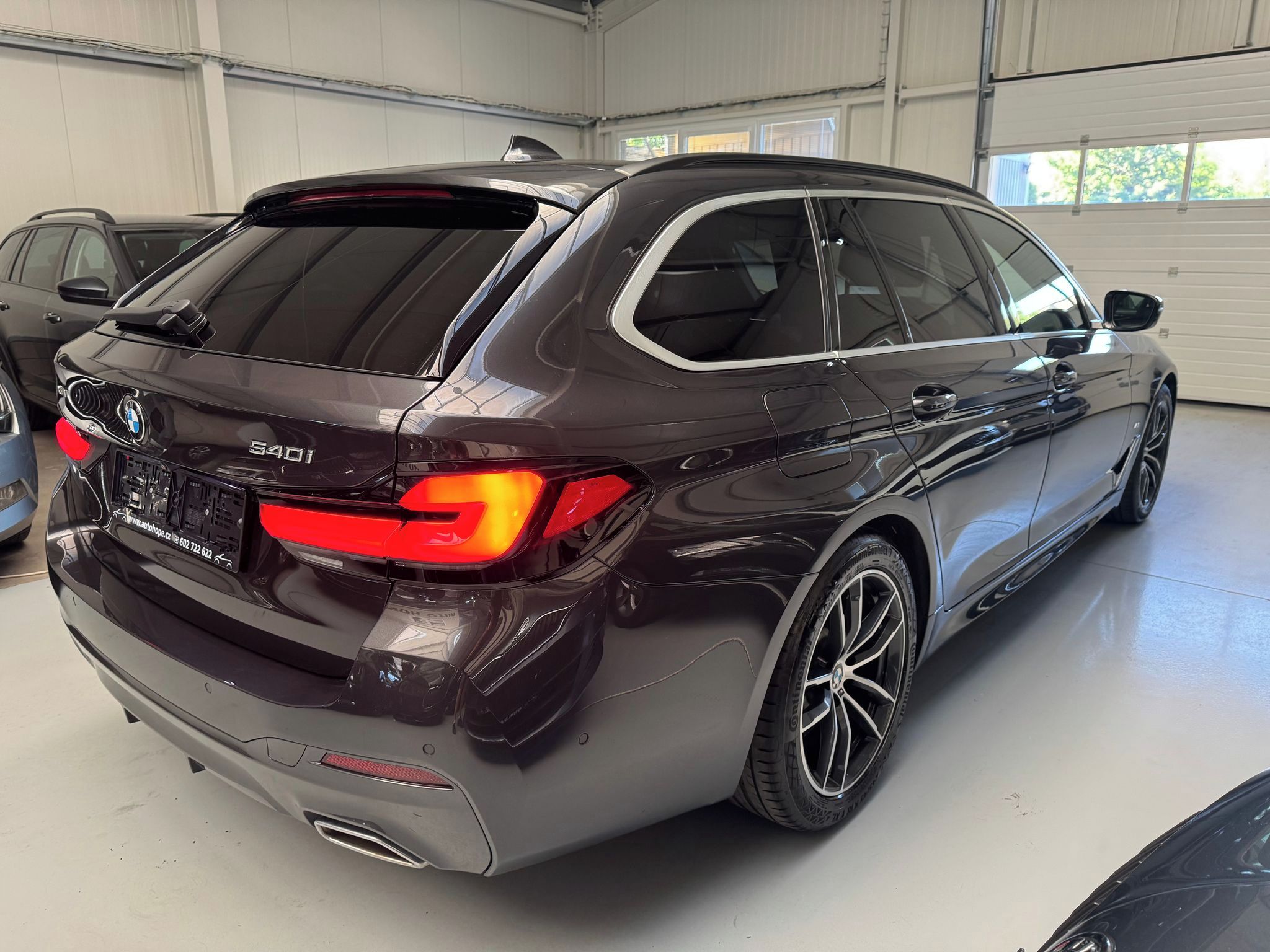 BMW Řada 5, 540i XDrive M-Paket - fotka 6