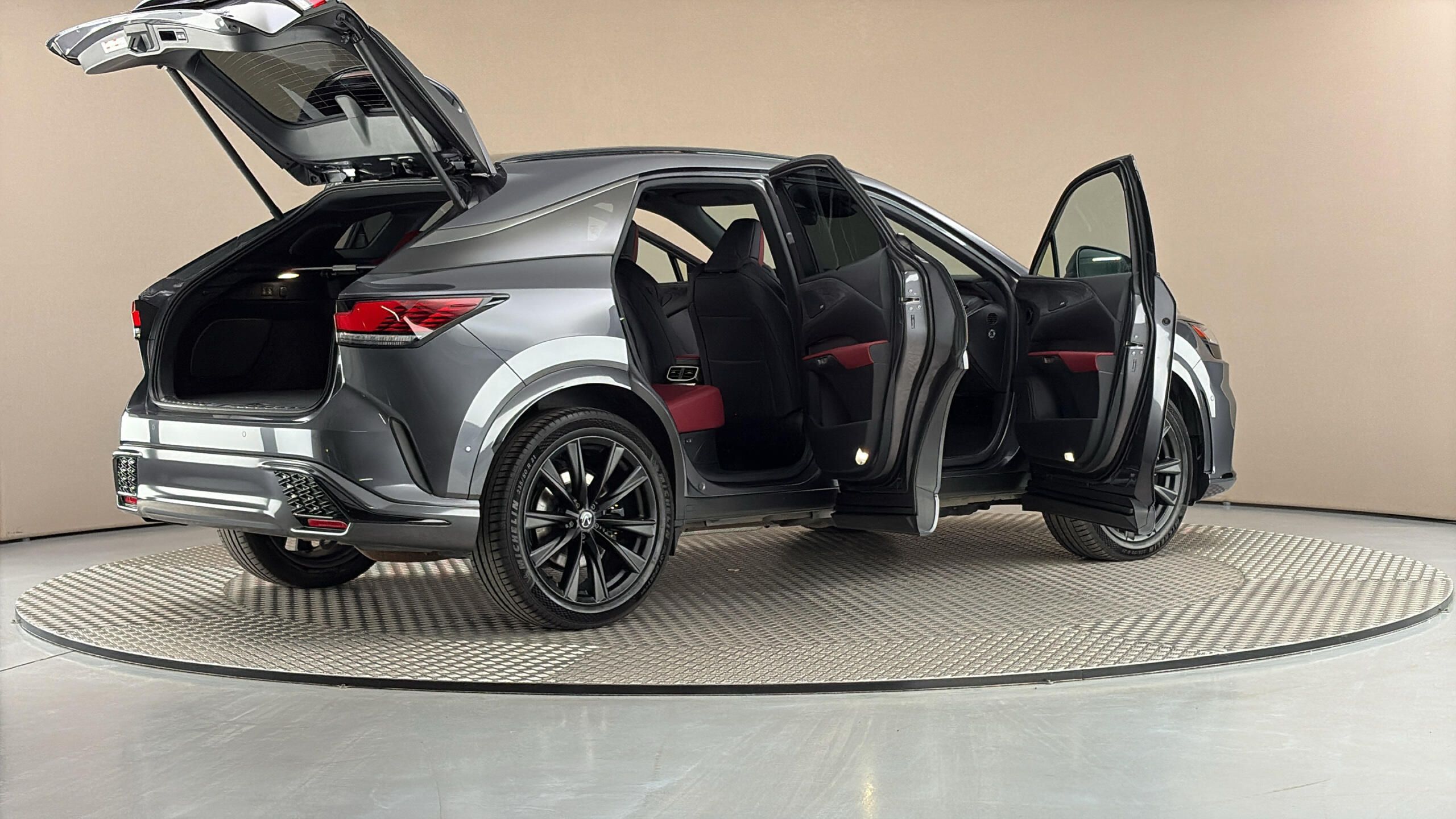 Lexus RX, 500h AUT 4x4 F Sport Plus - fotka 6