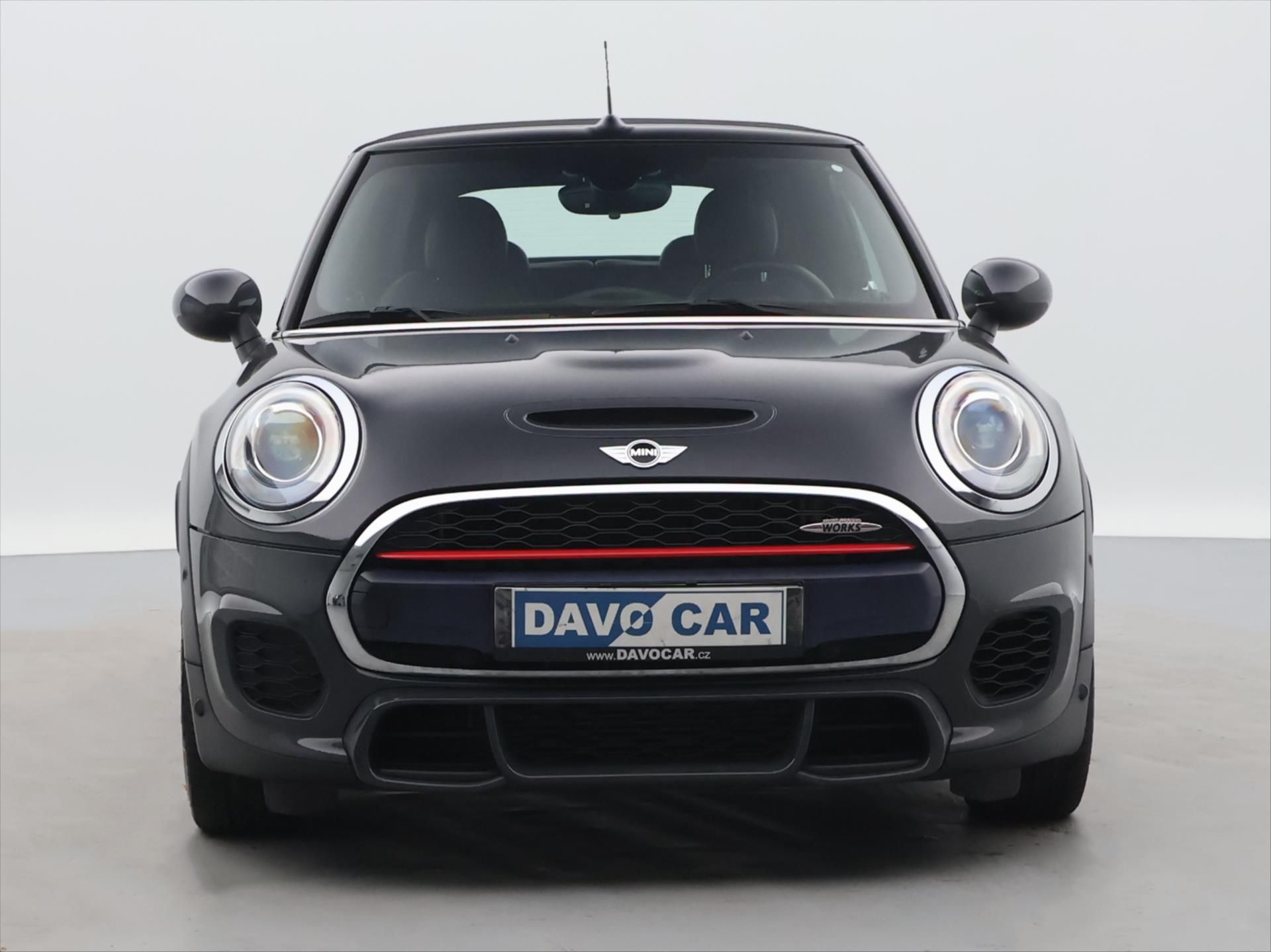Mini Cooper, 2,0 i JCW 206kW Cabrio Manual - fotka 2