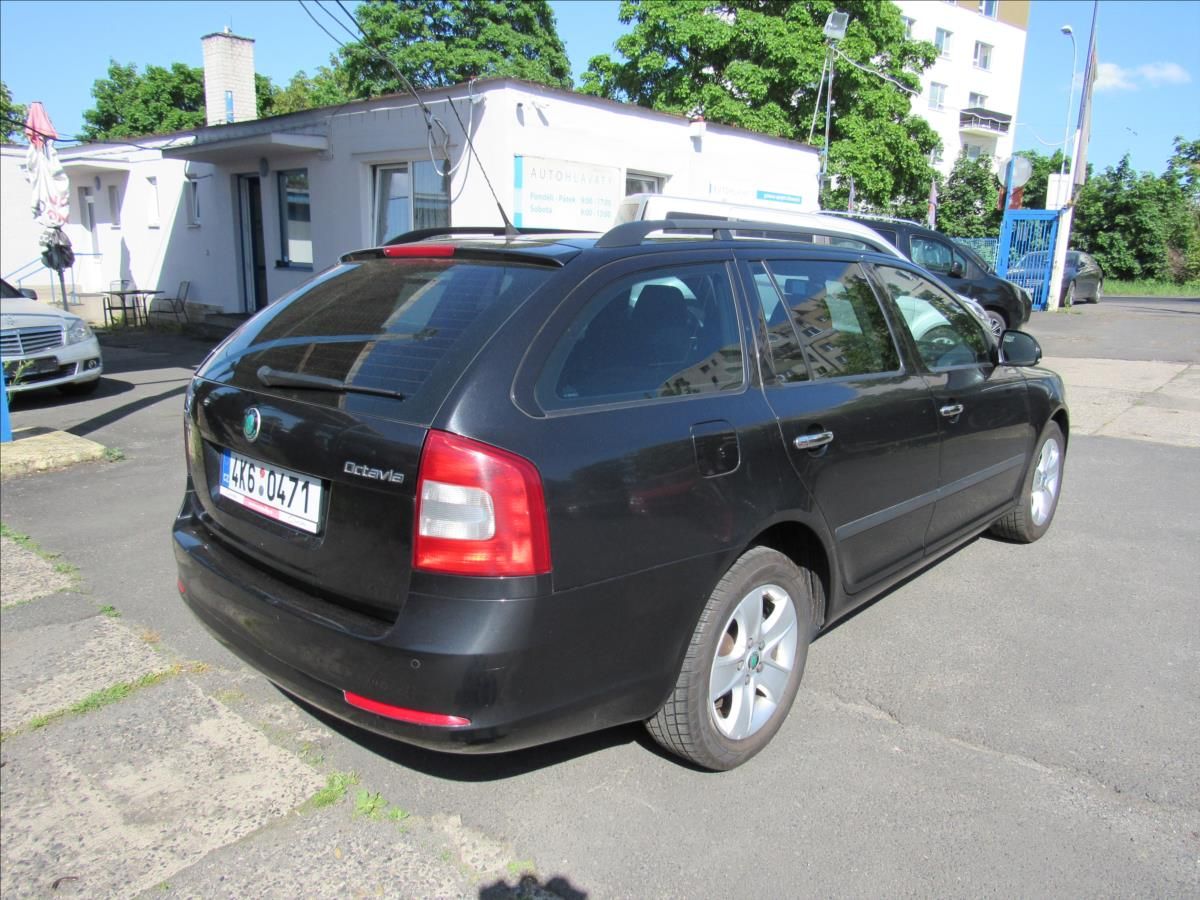 Škoda Octavia, 1,6 TDI 77kW Combi - fotka 6