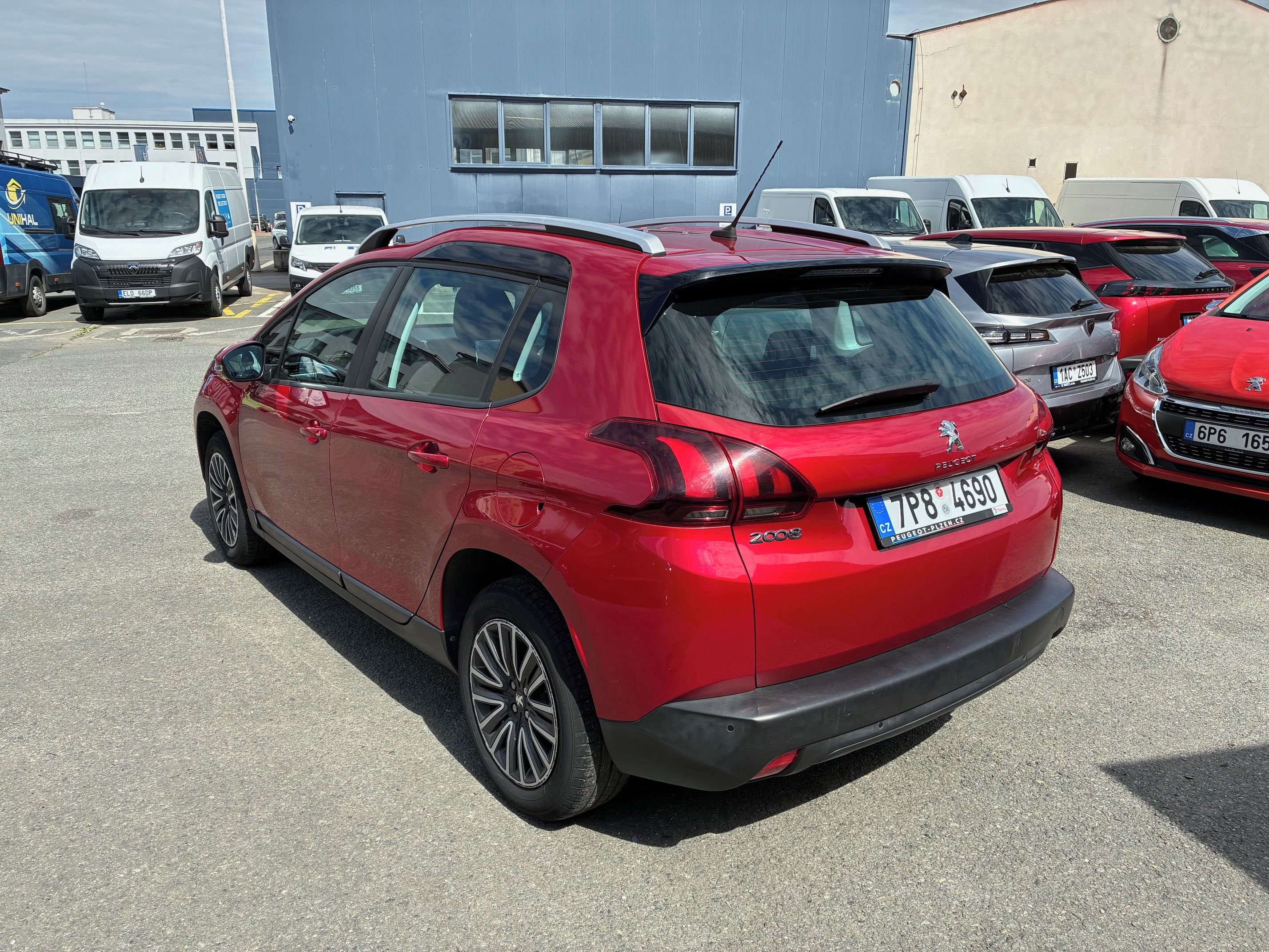Peugeot 2008, 1,2 PureTech Active Pack  82k - fotka 3