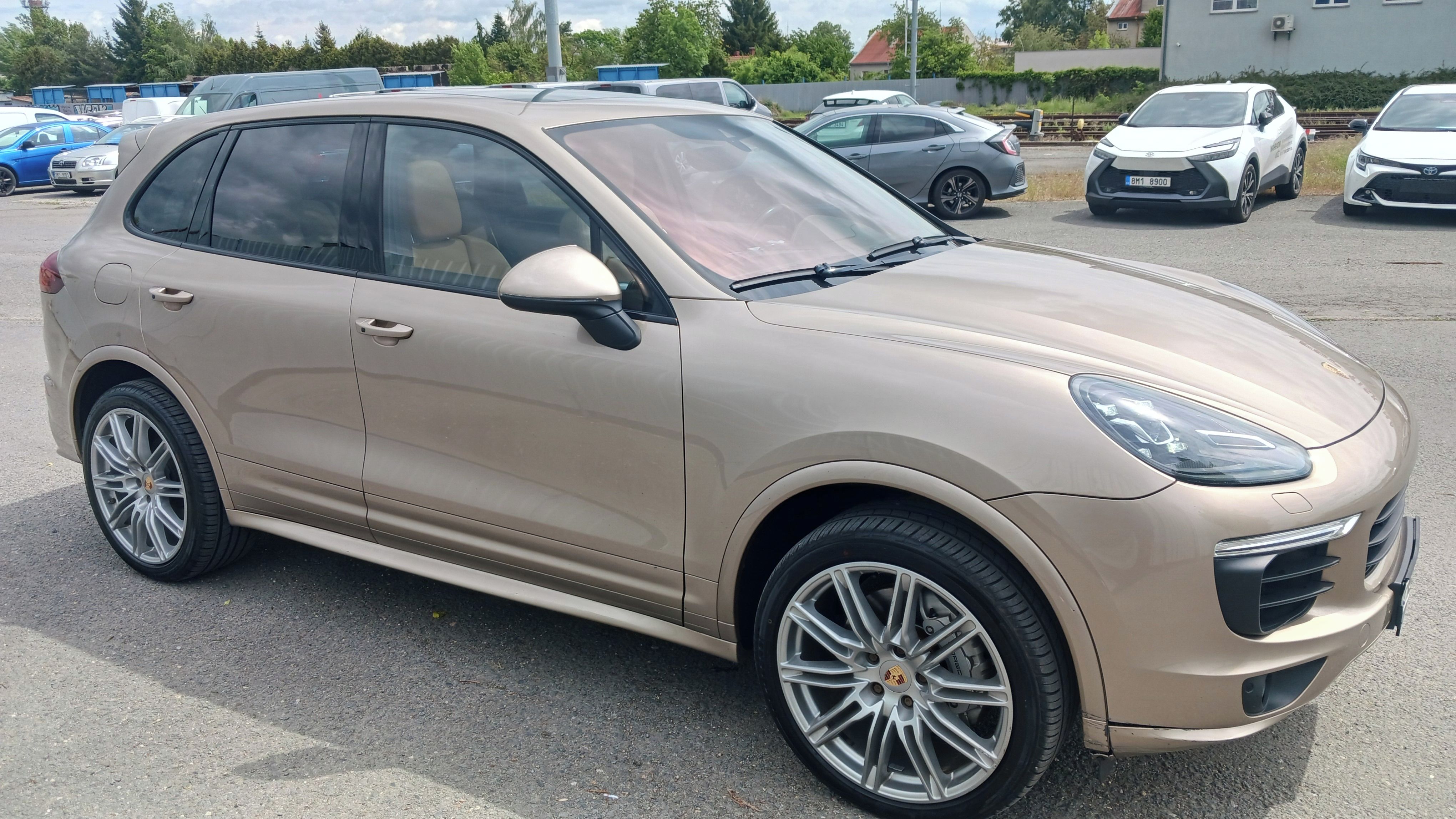 Porsche Cayenne, Porsche Cayenne S 4,2L diesel - fotka 4
