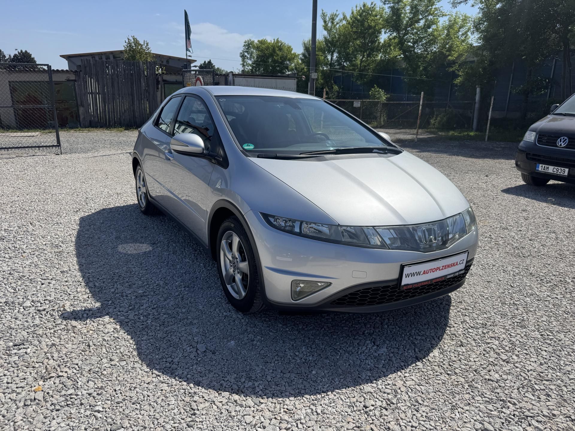 Honda Civic, 1,4i SPORT,PĚKNÉ - fotka 2