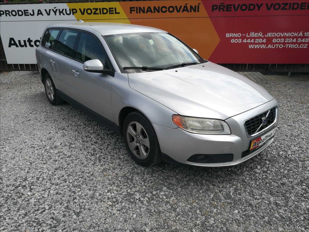 Volvo V70, 2,4 D - fotka 2
