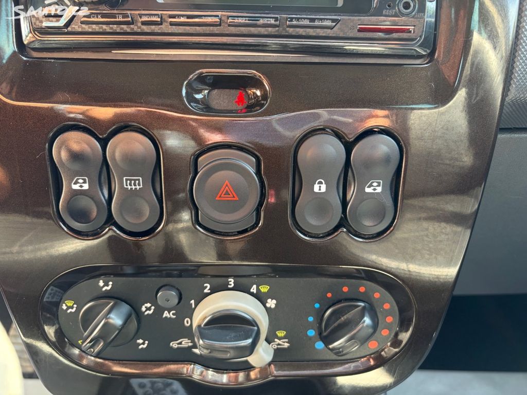 Dacia Duster, 1,6 SERVISKA, 4X4