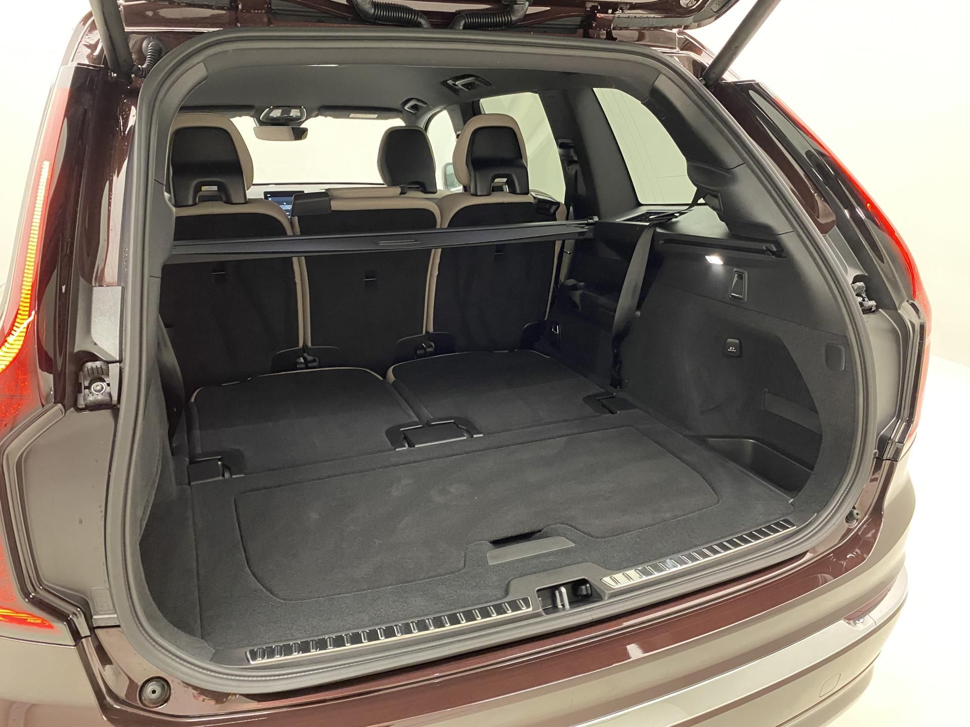 Volvo XC90, B5 AWD AUT CORE 7míst - fotka 5