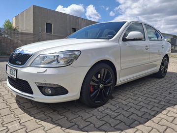 RS 2.0TSI DSG,LIMOUSINE,ALU