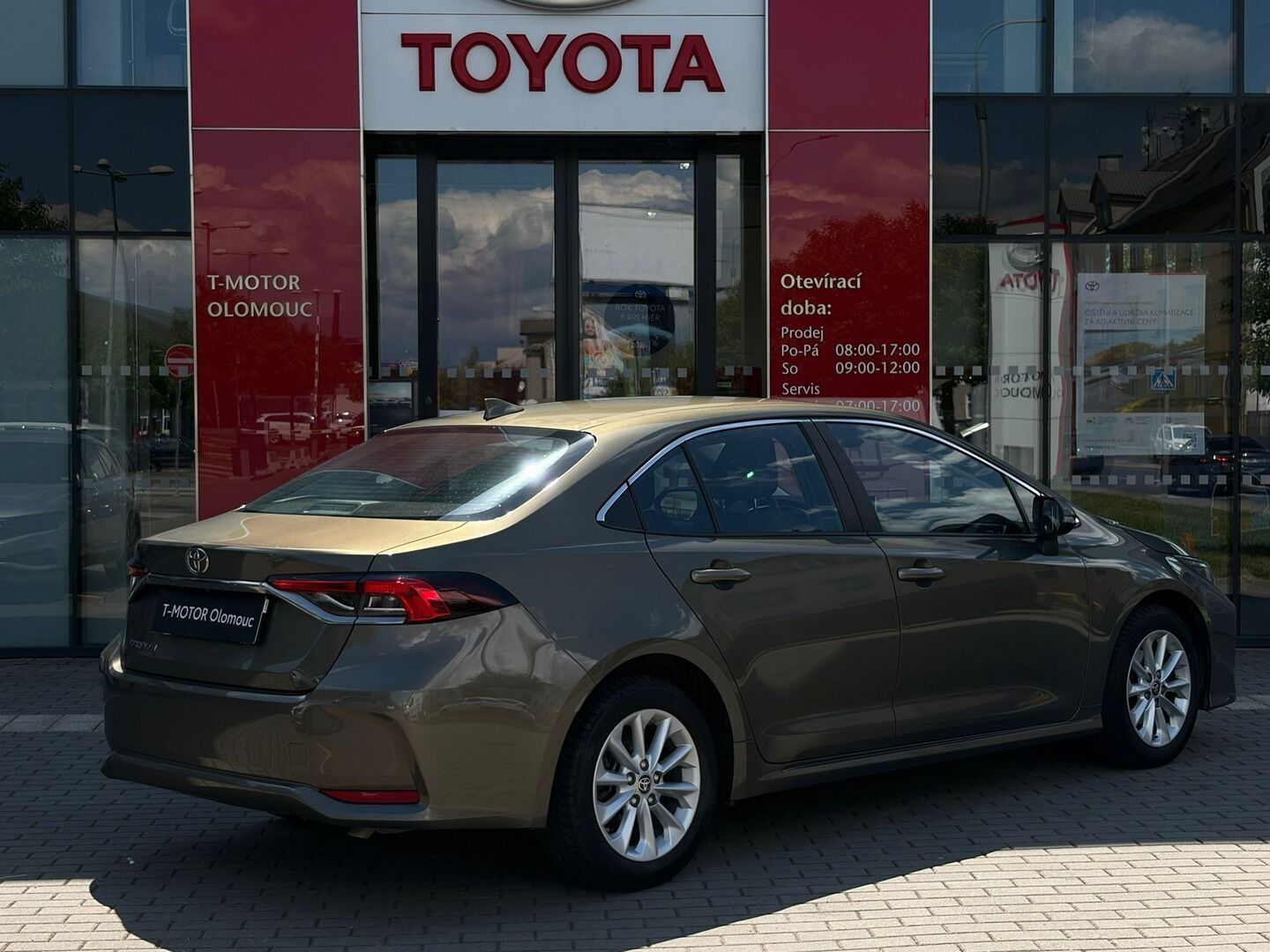 Toyota Corolla, 1.5 Comfort - fotka 3