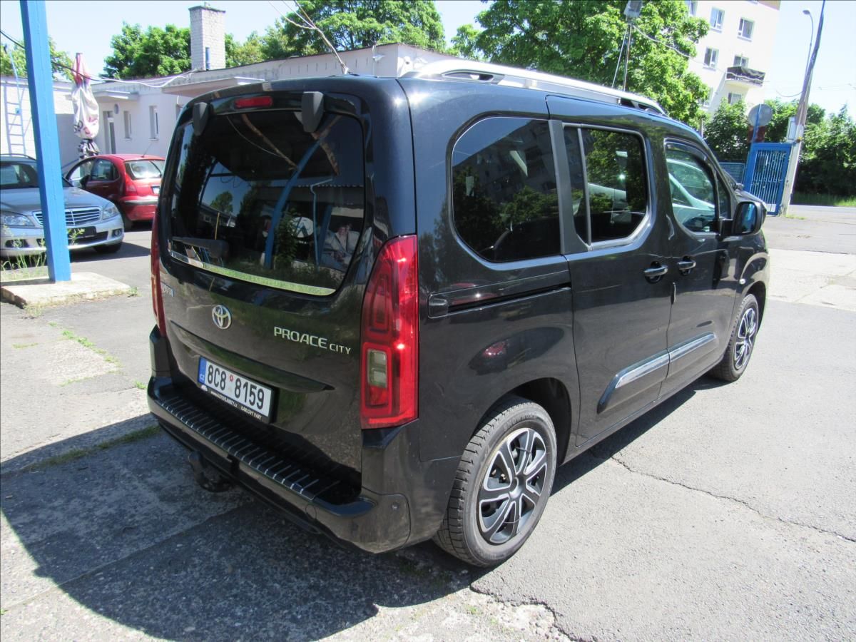 Toyota Proace City Verso, 1,5 D-4D 96kW Automat Family - fotka 6