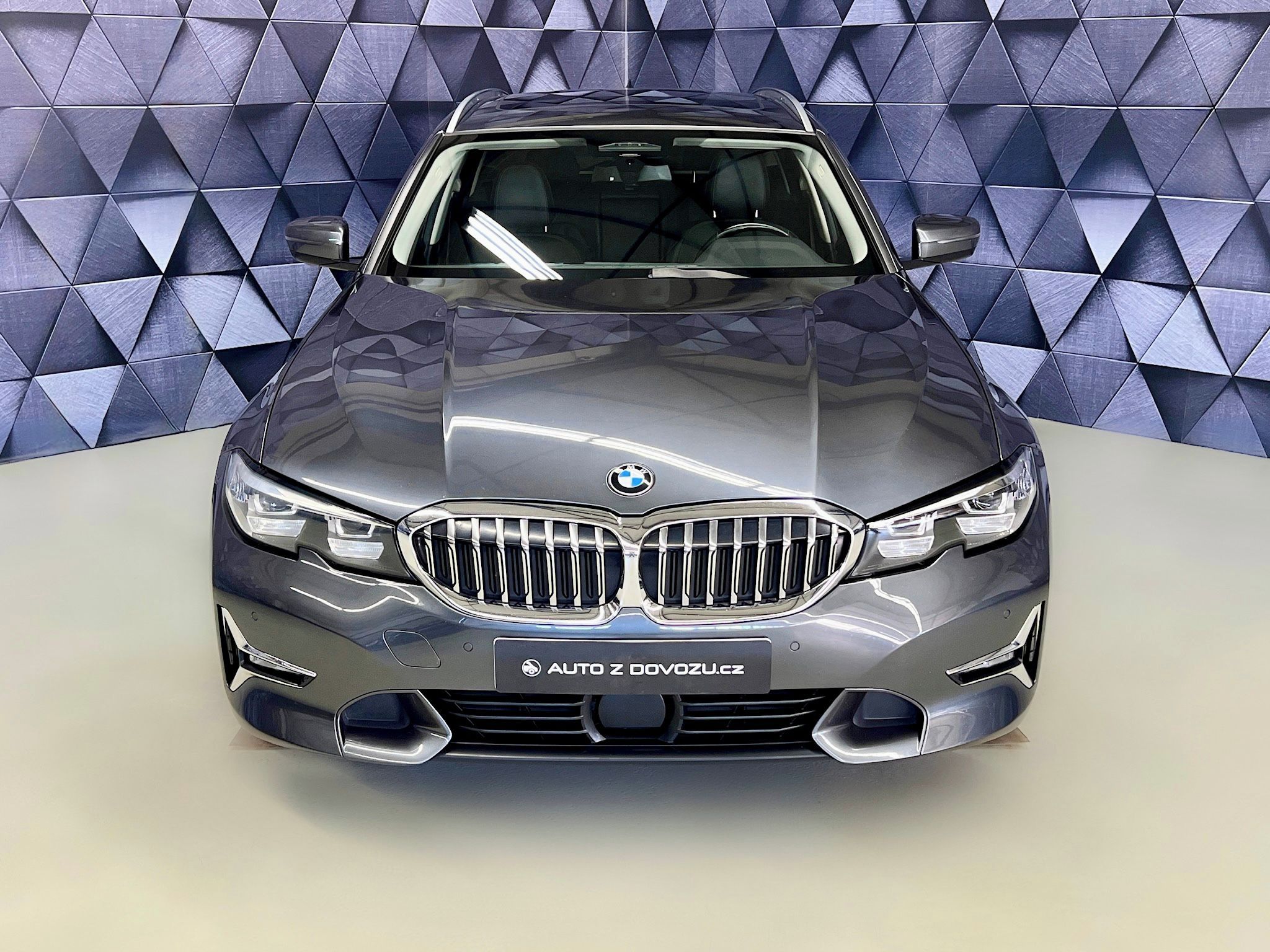 BMW Řada 3, 320d xDrive LUXURY LINE, PANOR - fotka 3