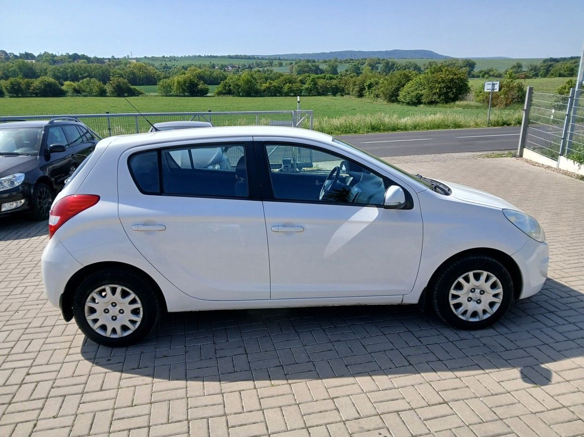 Hyundai i20, Původ ČR Klima 99 tis Km - fotka 6