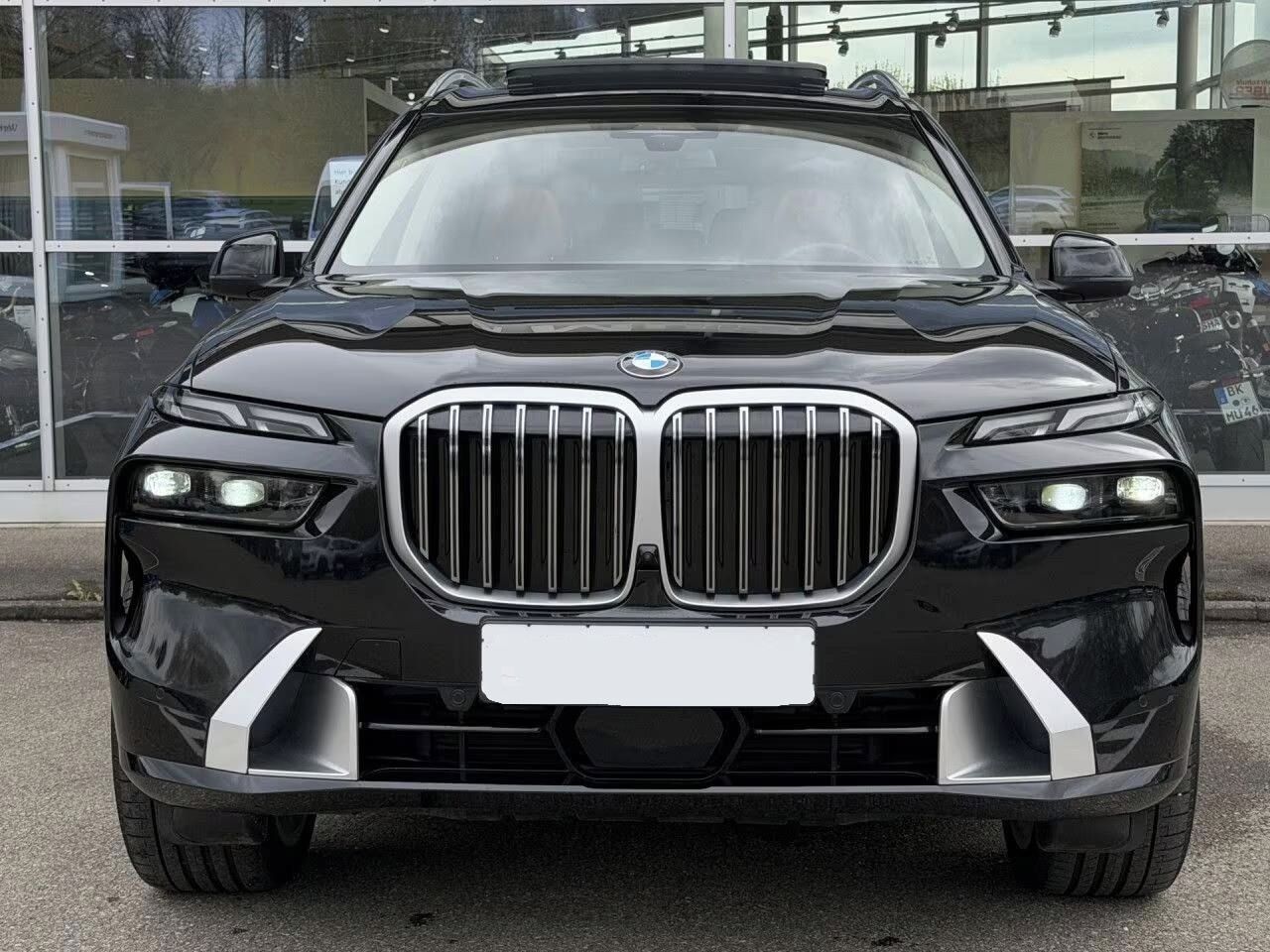 BMW X7, X7 x40i IntAktL.Sky KomfSitze+ - fotka 3