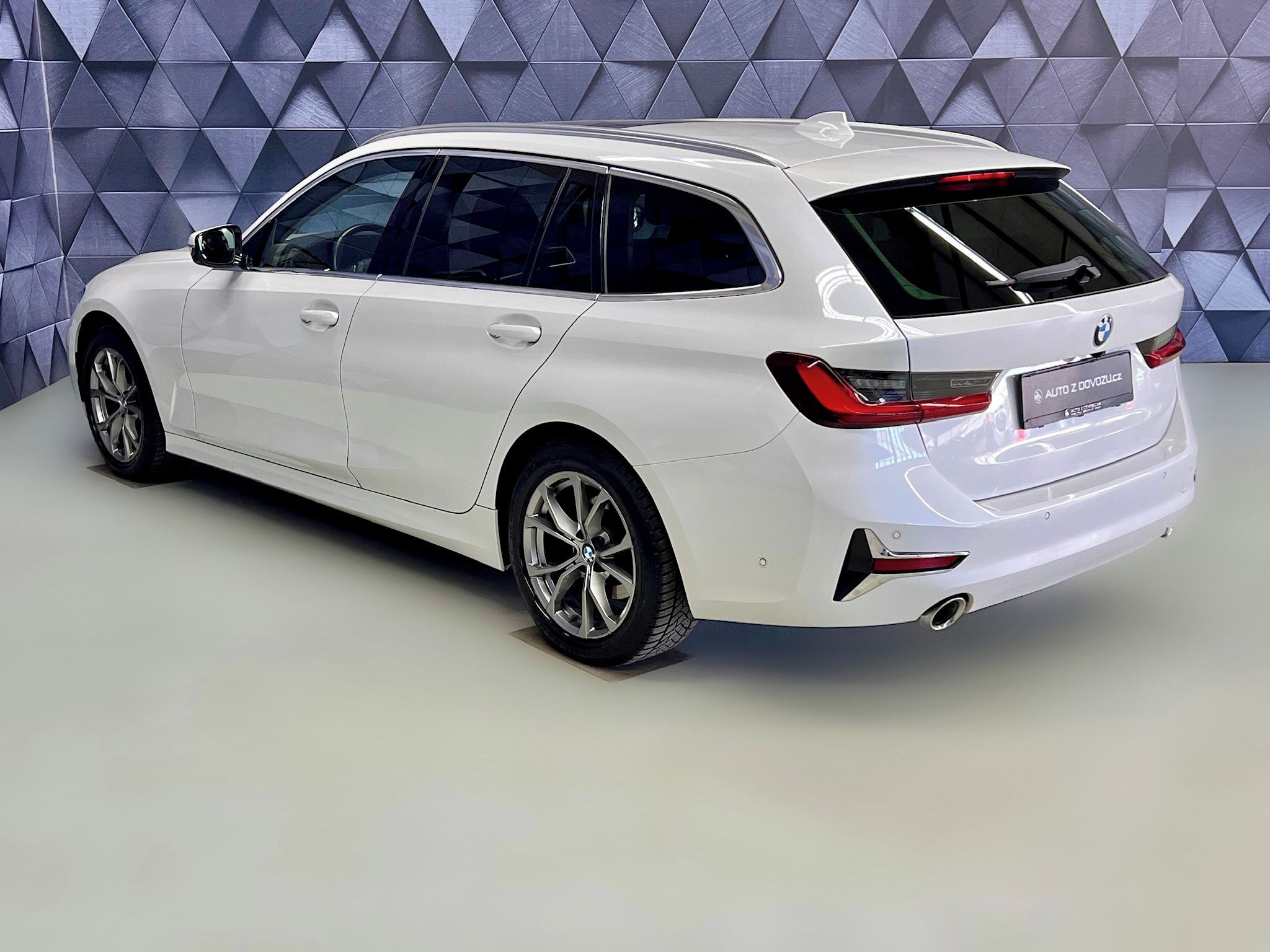 BMW Řada 3, 320d xDrive LUXURY, PANORAMA - fotka 5