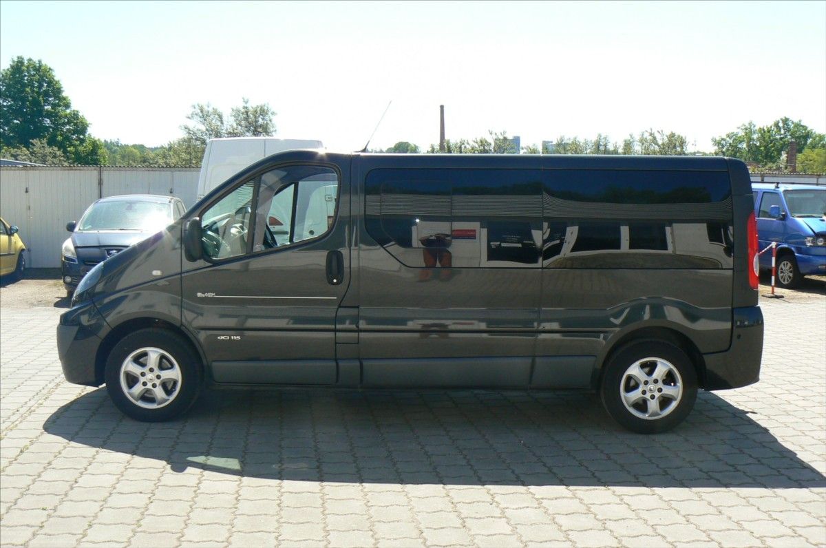 Renault Trafic, 2,0 dci Passenger BLACK EDITIO - fotka 6