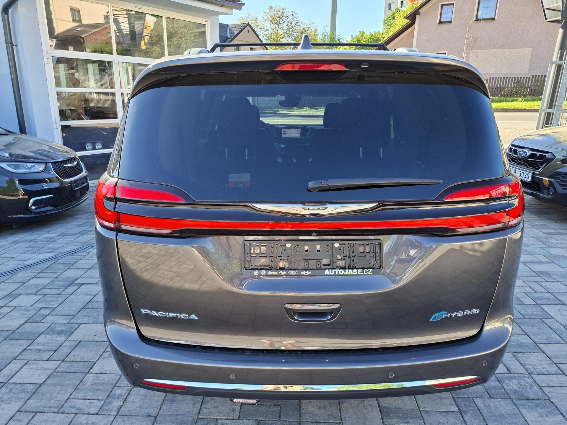 Chrysler Pacifica, 3,6L V6 HYBRID, kůže, servis - fotka 6