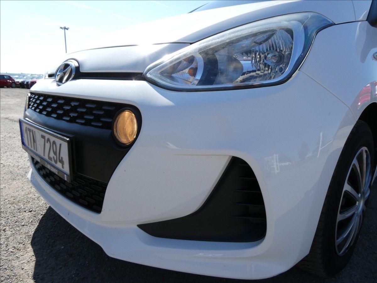 Hyundai i10, 1,0 i Family, 2 x kola,klima - fotka 4