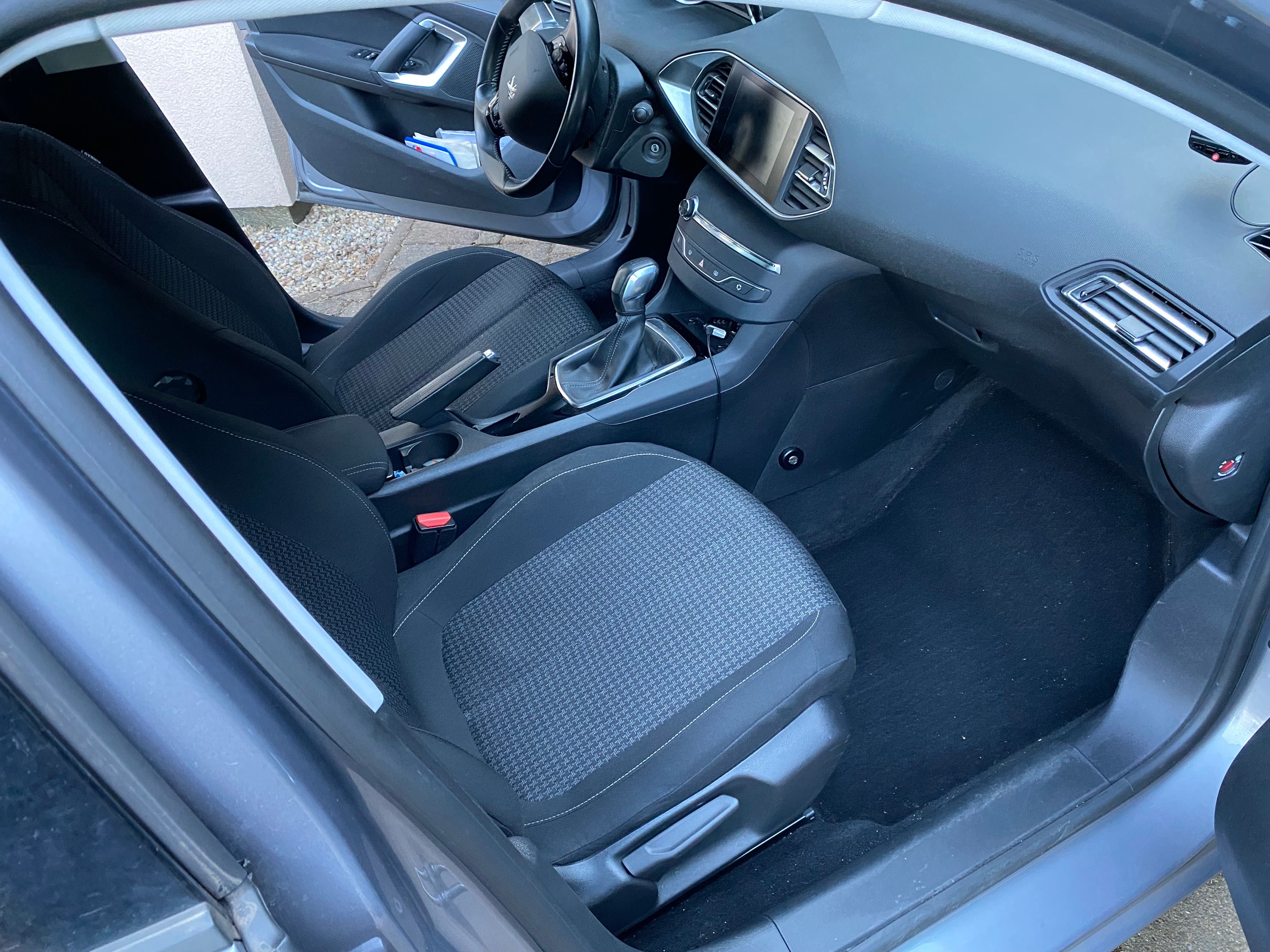 Peugeot 308 - fotka 4